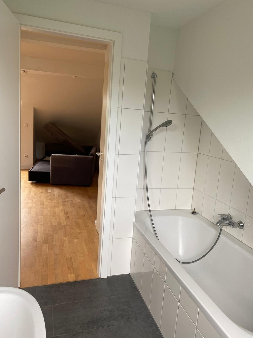 Lichtdurchflutete Dachgeschoßwohnung in Barmbek-Nord mit eigenem Stellplatz – Starstraße 33, 22305 Hamburg(Barmbek-Nord) – Vorschaubild 9