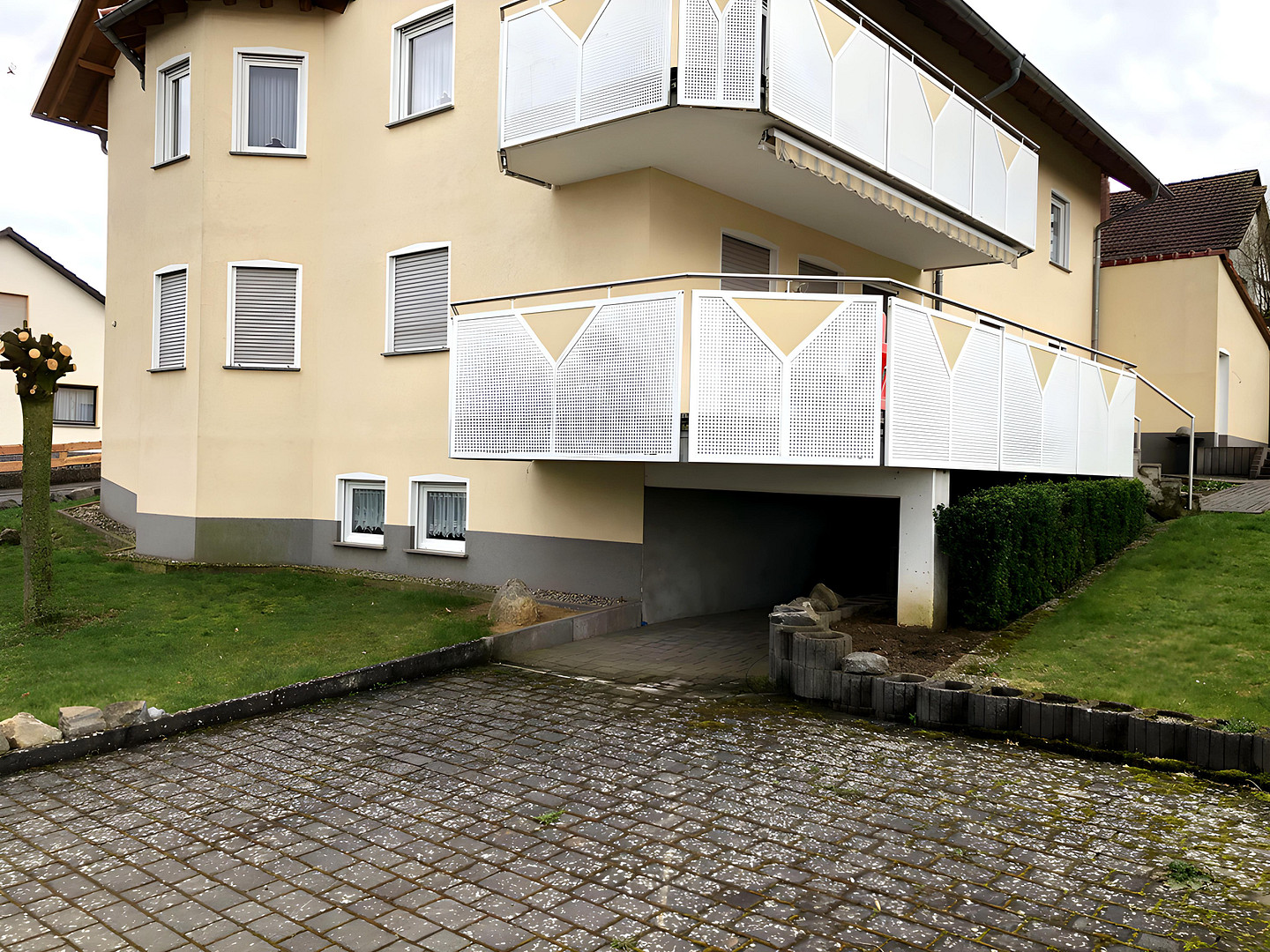 5 Zimmer /Bad /Küche/Gäste WC/ Balkon – Schulstraße 30, 35415 Pohlheim – Vorschaubild 2