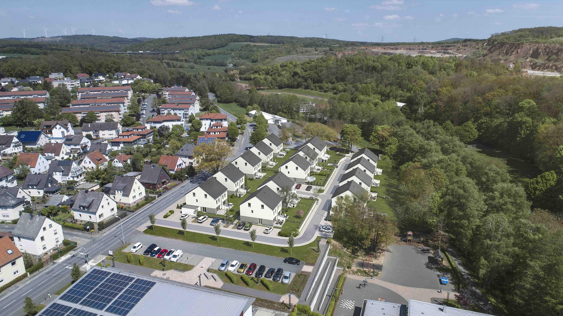 Exklusive Doppelhaushälfte mit Garten, Terrasse, Einbauküche und Garage in Wetzlar – Blasbacherstr 20, 35586 Wetzlar(Hermannstein) – Vorschaubild 2