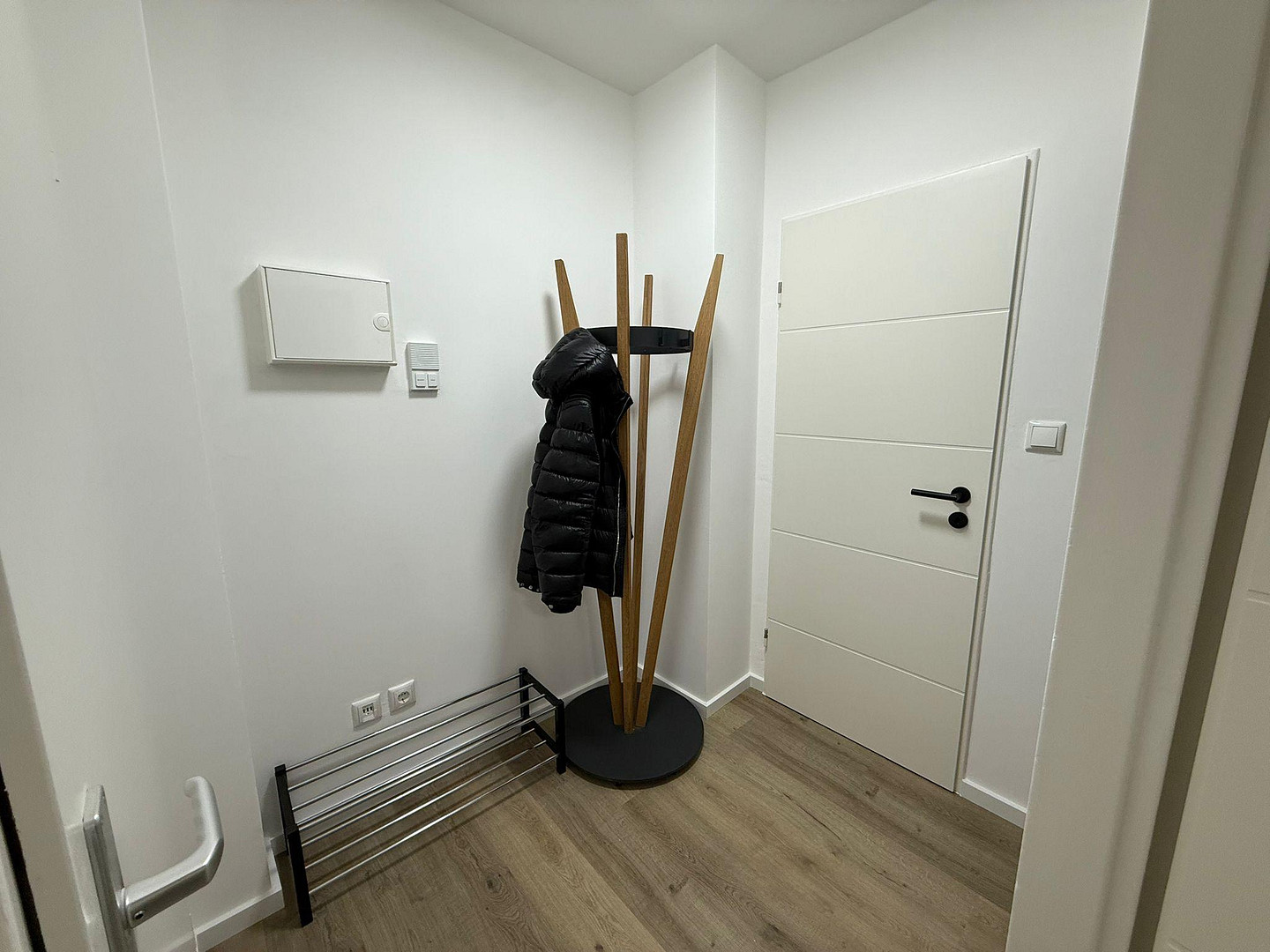 Vollmöbllierte 2 Zimmerwohnung in zentraler Lage – Gerhart - Hauptmann - Straße 11, 91058 Erlangen – Vorschaubild 10