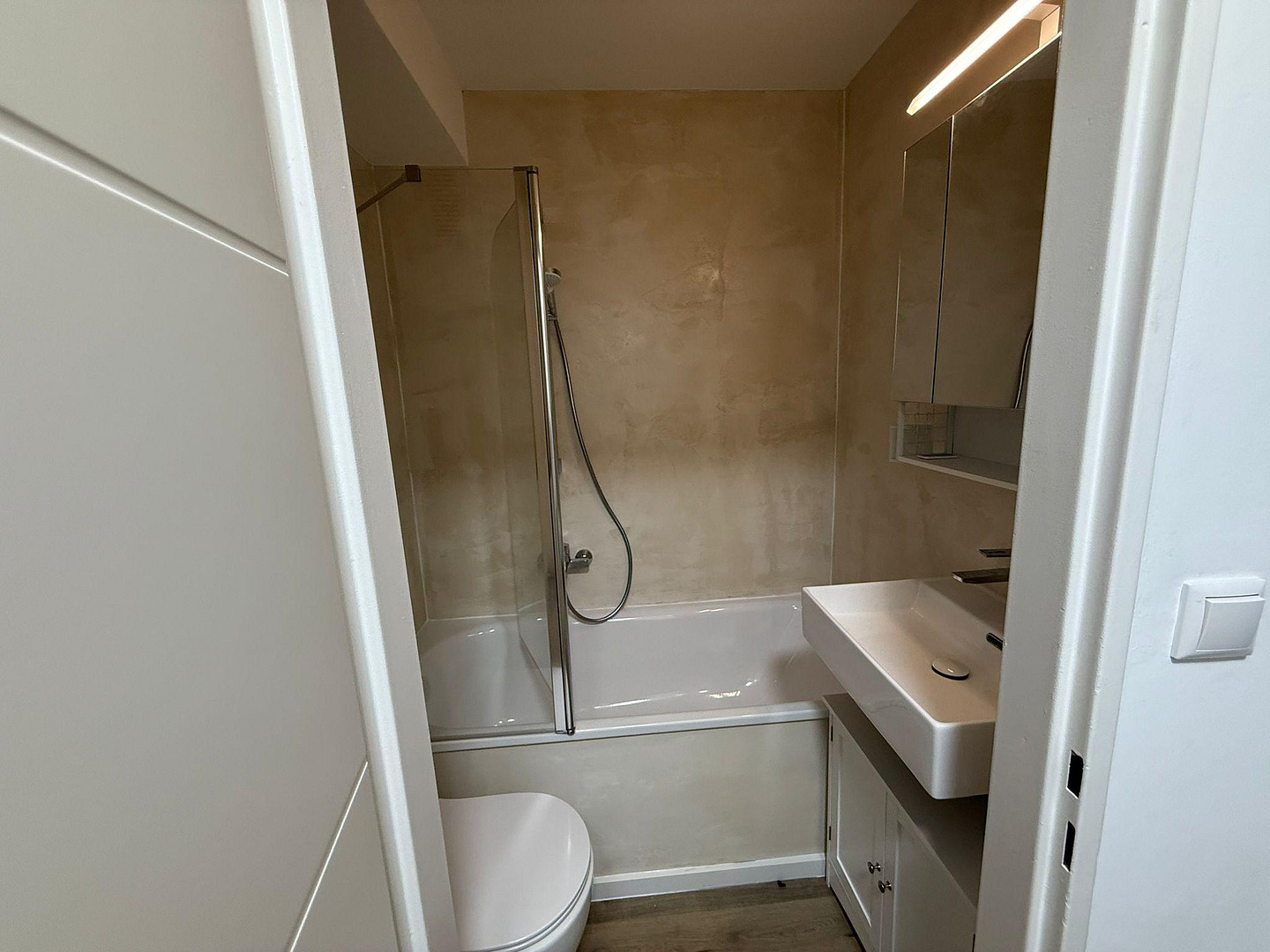 Vollmöbllierte 2 Zimmerwohnung in zentraler Lage – Gerhart - Hauptmann - Straße 11, 91058 Erlangen – Vorschaubild 13