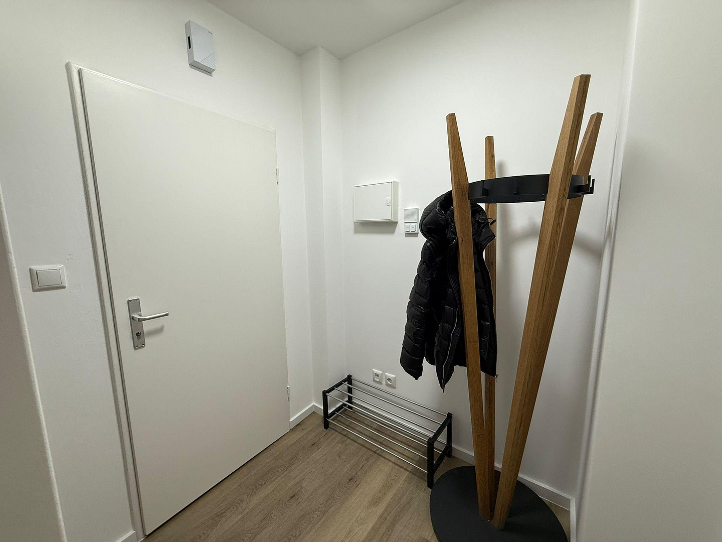 Vollmöbllierte 2 Zimmerwohnung in zentraler Lage – Gerhart - Hauptmann - Straße 11, 91058 Erlangen – Vorschaubild 11