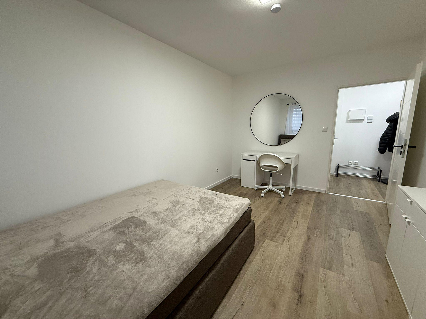 Vollmöbllierte 2 Zimmerwohnung in zentraler Lage – Gerhart - Hauptmann - Straße 11, 91058 Erlangen – Vorschaubild 8