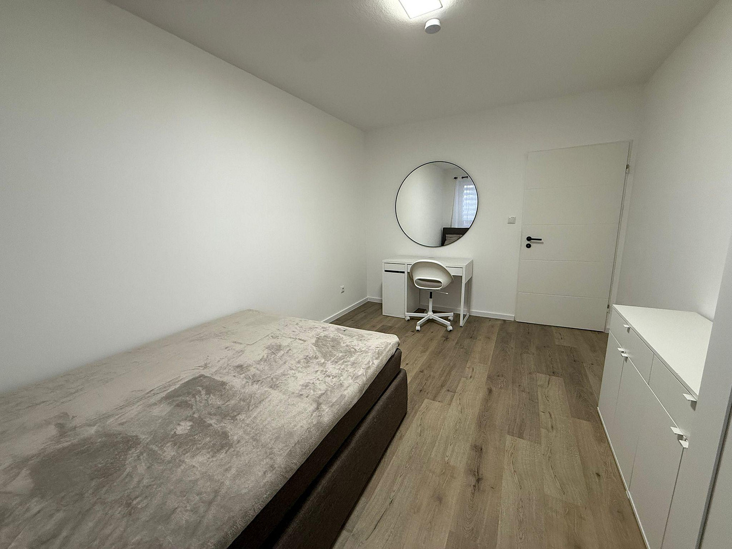 Vollmöbllierte 2 Zimmerwohnung in zentraler Lage – Gerhart - Hauptmann - Straße 11, 91058 Erlangen – Vorschaubild 9