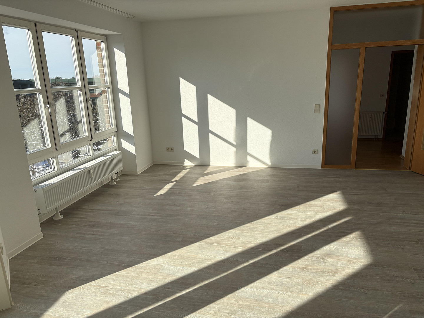 3-Zimmer Endetagen-Wohnung mit Südloggia und Tiefgaragen-Stellplatz – Rudolf-Schülke-Straße, 22850 Norderstedt – Vorschaubild 4