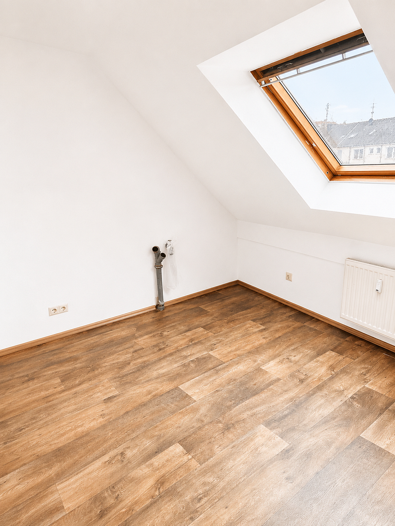 Exklusives Wohnen auf zwei Ebenen – moderne 5-Zimmer-Maisonette mit Balkon & eigener PV-Anlage – Klosterstrasse 26, 46535 Dinslaken – Vorschaubild 10
