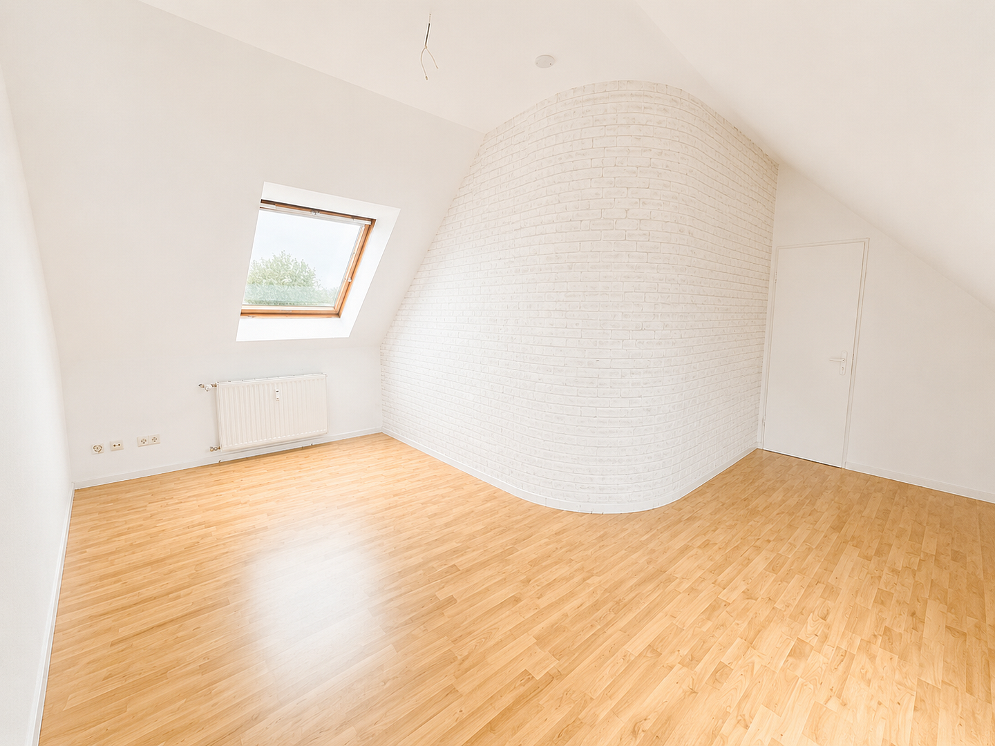 Exklusives Wohnen auf zwei Ebenen – moderne 5-Zimmer-Maisonette mit Balkon & eigener PV-Anlage – Klosterstrasse 26, 46535 Dinslaken – Vorschaubild 7