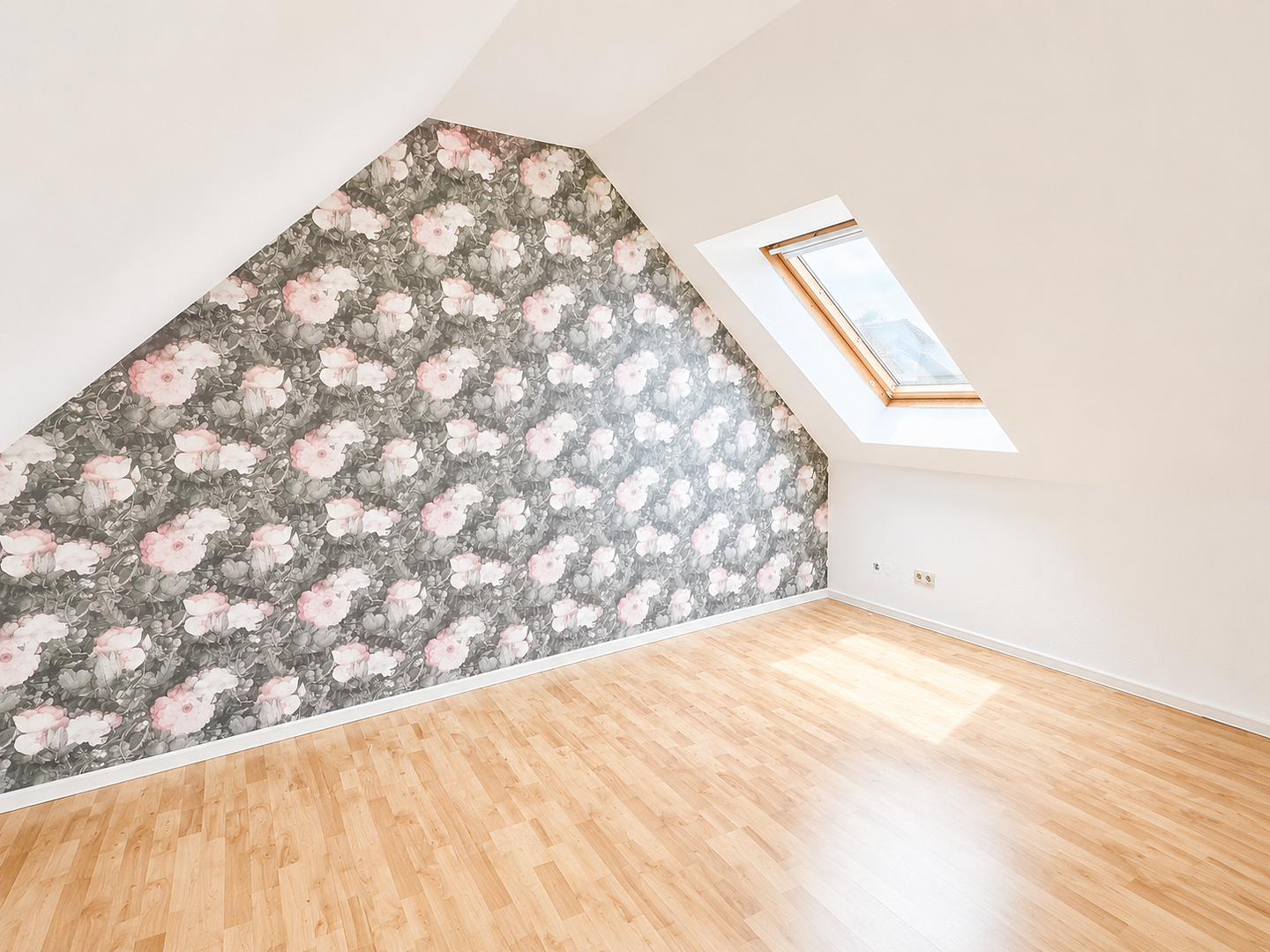 Exklusives Wohnen auf zwei Ebenen – moderne 5-Zimmer-Maisonette mit Balkon & eigener PV-Anlage – Klosterstrasse 26, 46535 Dinslaken – Vorschaubild 8