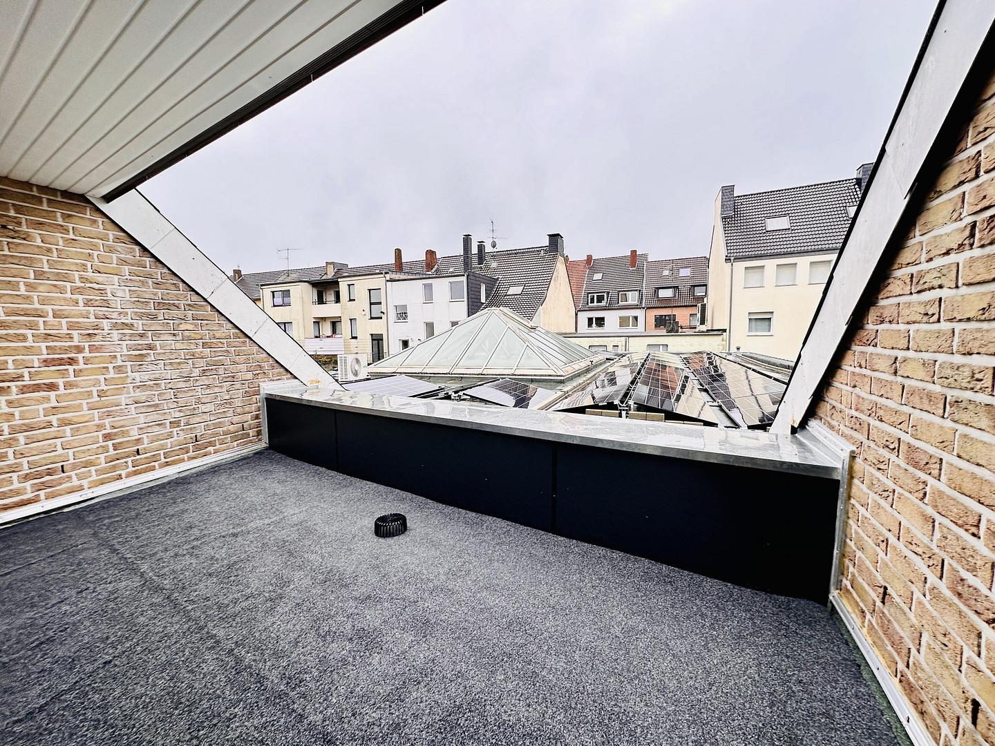 Exklusives Wohnen auf zwei Ebenen – moderne 5-Zimmer-Maisonette mit Balkon & eigener PV-Anlage – Klosterstrasse 26, 46535 Dinslaken – Vorschaubild 13