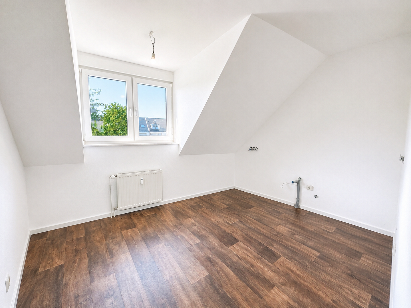 Exklusives Wohnen auf zwei Ebenen – moderne 5-Zimmer-Maisonette mit Balkon & eigener PV-Anlage – Klosterstrasse 26, 46535 Dinslaken – Vorschaubild 9
