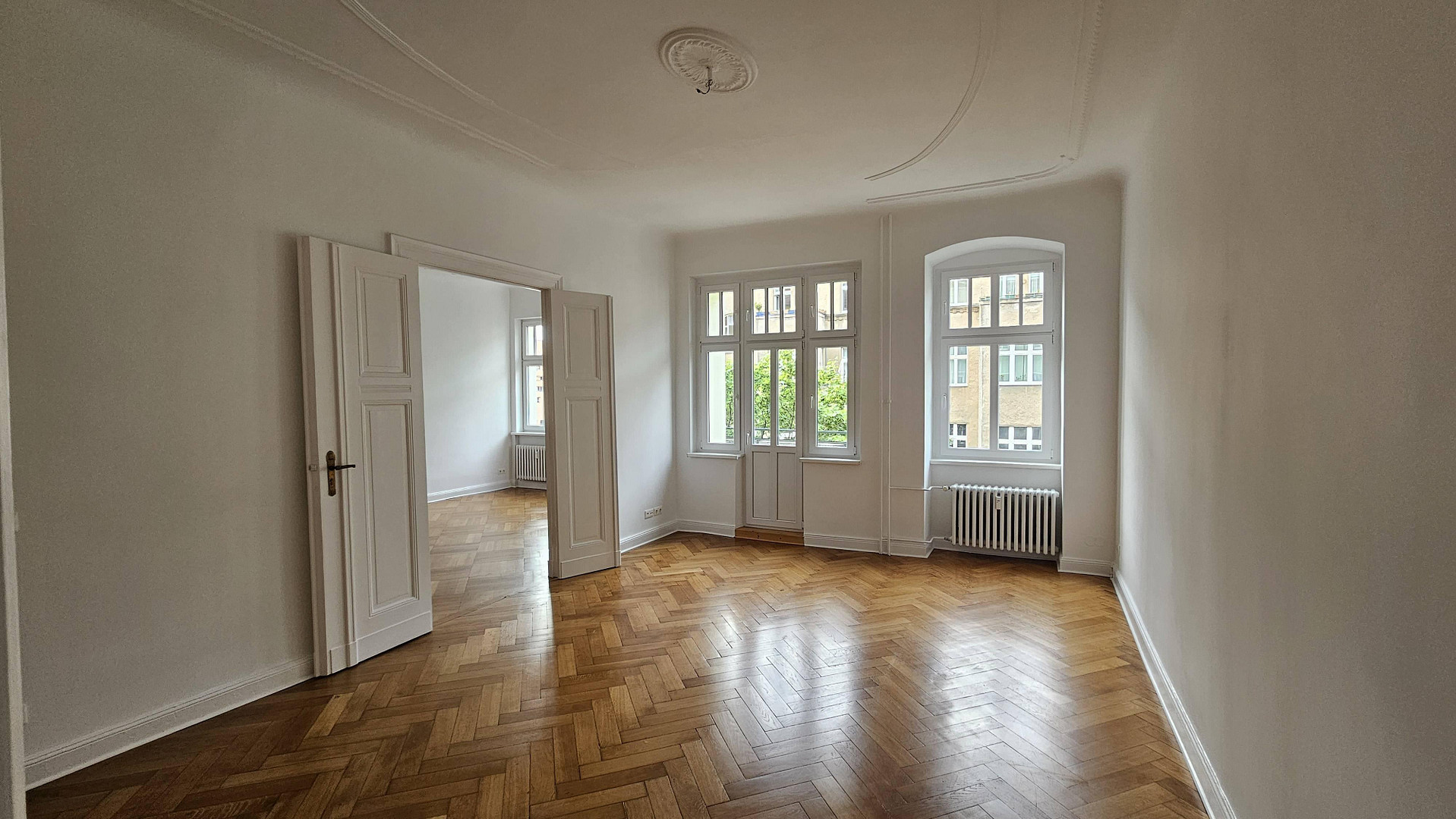3-Zimmer Altbauwohnung mit Balkon in Charlottenburg