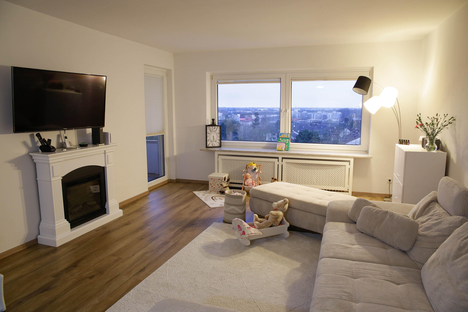 Hochwertig renovierte 3-Zimmer-Wohnung mit TG-Stellplatz in ruhiger Lage von Erkrath-Unterfeldhaus – Niermannsweg 35, 40699 Erkrath(Unterfeldhaus) – Vorschaubild 2