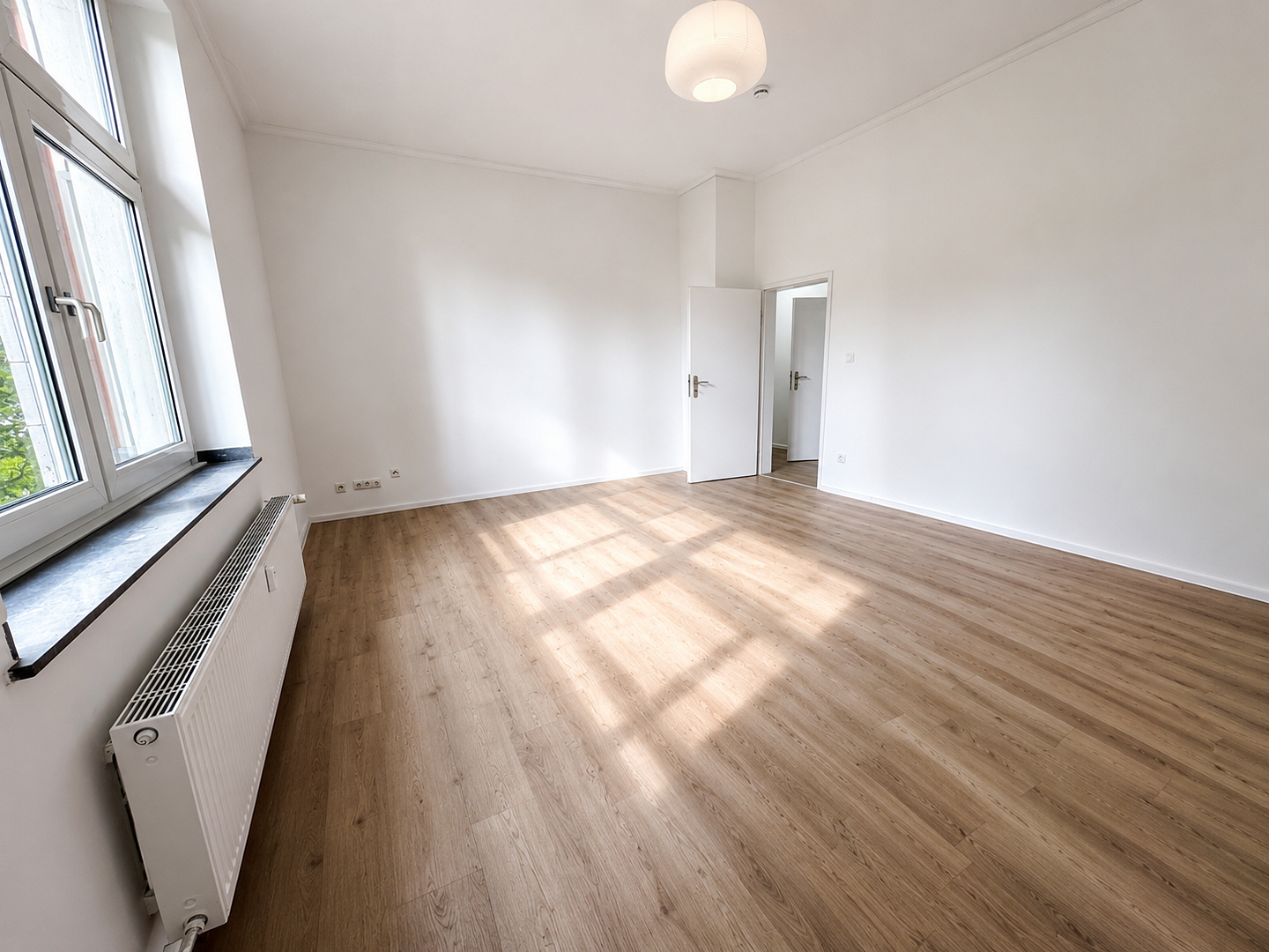 Altbauflair trifft Wohnkomfort - sanierte 2 Zimmer-Wohnung in Essen Frohnhausen mit Balkon – Zu den Karmelitern 9, 45145 Essen(Frohnhausen) – Vorschaubild 2