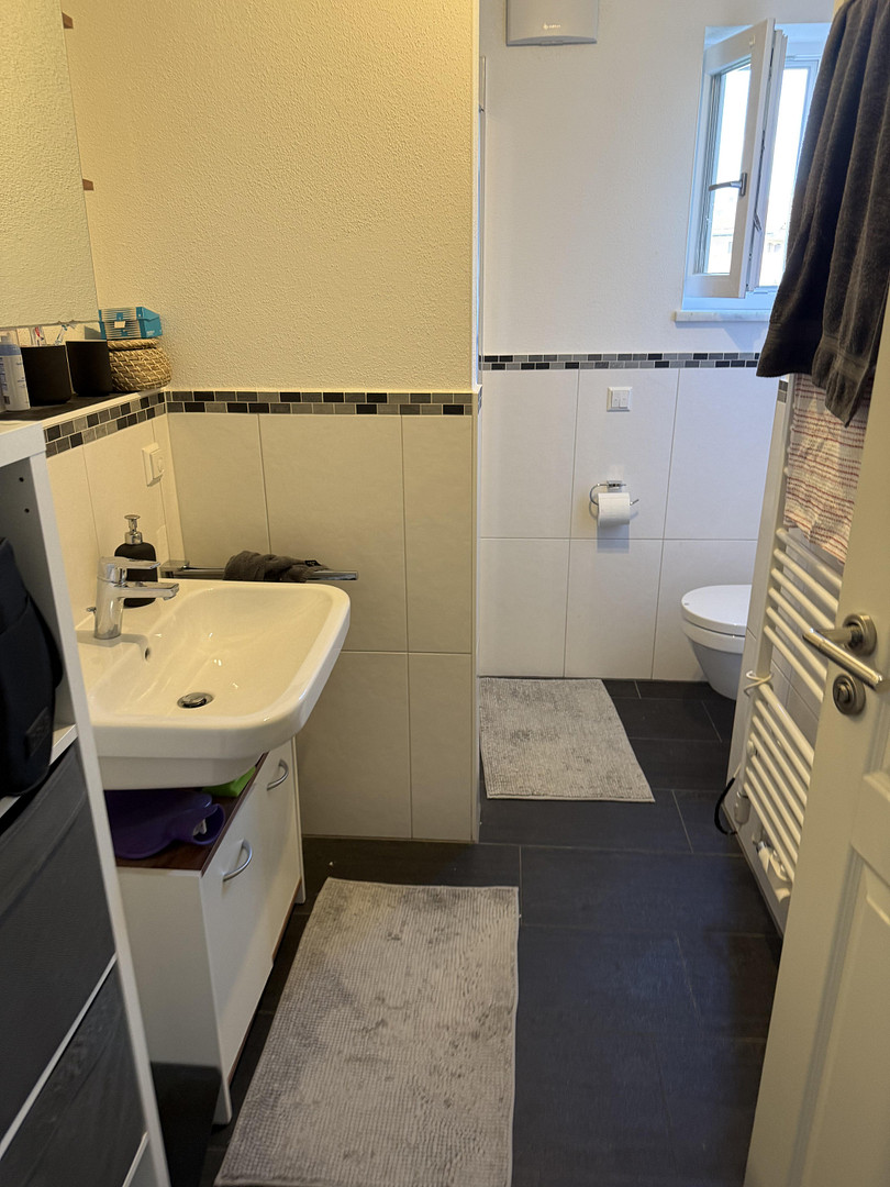 Moderne Gartenwohnung am Chiemsee - KFW55, Westterrasse, Tiefgarage & perfekte Lage – Bahnhofstraße 4, 83236 Übersee – Vorschaubild 3