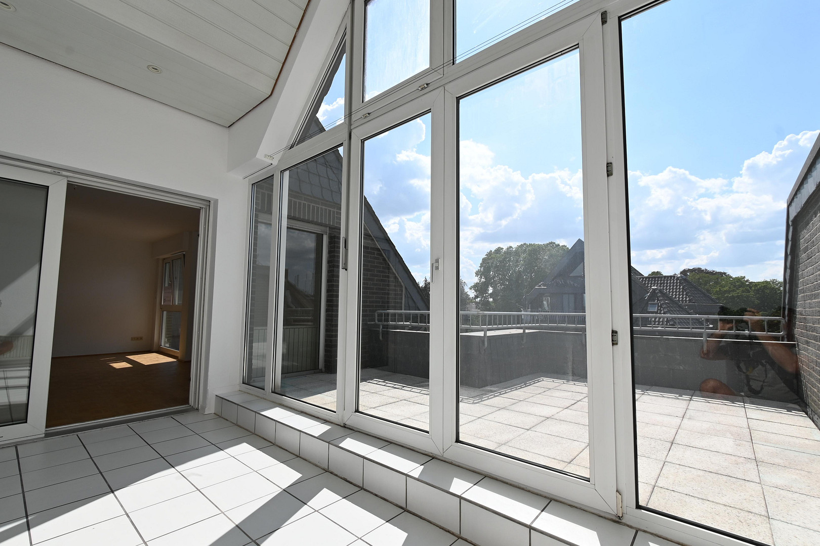 Penthouse-Wohnen in Köln-Wahn – 110 m² | Dachterrasse | Wintergarten | Balkon | TG – Frankfurter Str.214, 51147 Köln(Wahn) – Vorschaubild 4