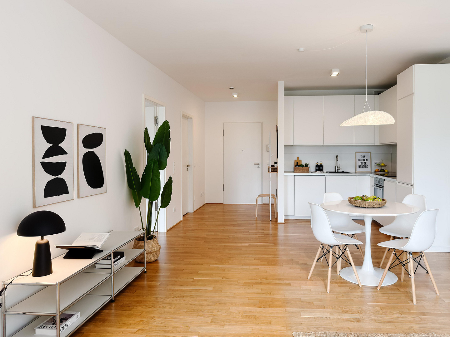 Wohnen am Wasser: Stilvolle 2-Zimmer-Wohnung mit Balkon, Wasserblick und Tiefgarage – Am Zollhafen 9-11, 55118 Mainz – Vorschaubild 6