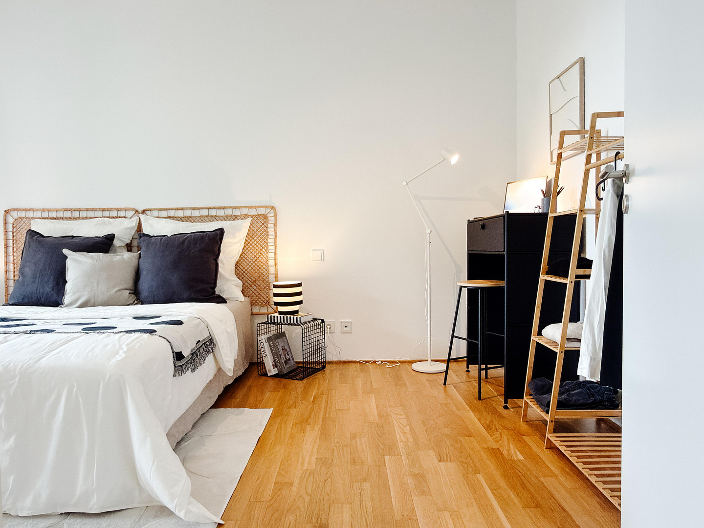 Wohnen am Wasser: Stilvolle 2-Zimmer-Wohnung mit Balkon, Wasserblick und Tiefgarage – Am Zollhafen 9-11, 55118 Mainz – Vorschaubild 10
