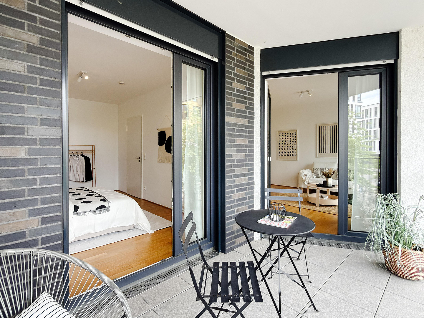 Wohnen am Wasser: Stilvolle 2-Zimmer-Wohnung mit Balkon, Wasserblick und Tiefgarage – Am Zollhafen 9-11, 55118 Mainz – Vorschaubild 4