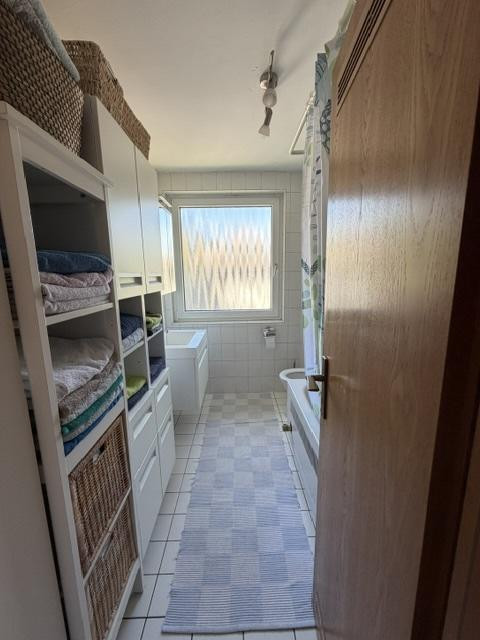 Würzburg- 4-Zi, sehr hell, gr. Balkon, Garage, Stellplatz ab 1.8. – Würzburg(Nikolausberg) – Vorschaubild 16