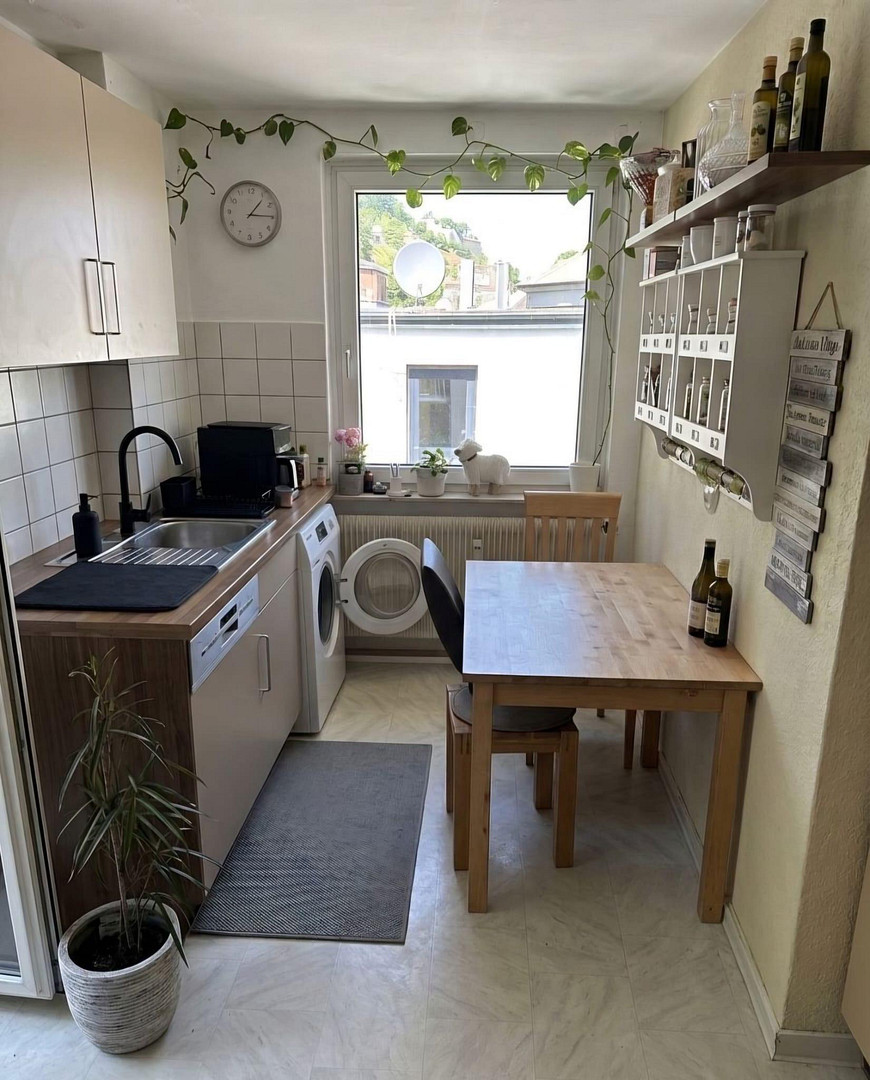 Würzburg- 4-Zi, sehr hell, gr. Balkon, Garage, Stellplatz ab 1.8. – Würzburg(Nikolausberg) – Vorschaubild 3