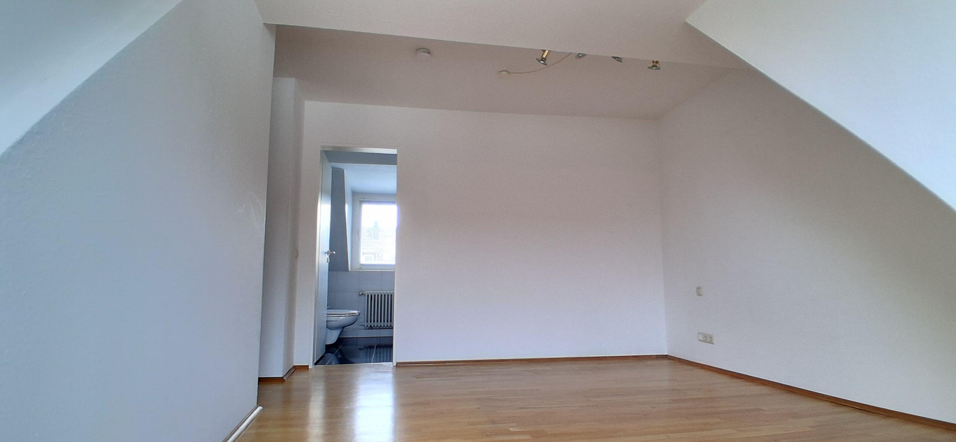 Charmante lichtdurchflutete  Eigentumswohnung mit Dachterrasse in Südlage – 45147 Essen(Holsterhausen) – Vorschaubild 39
