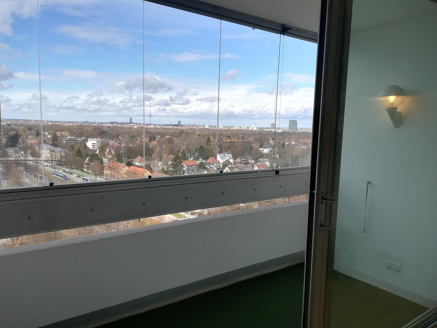 1-Zimmer-Apartment mit Weitblick – München(Bogenhausen) – Vorschaubild 2