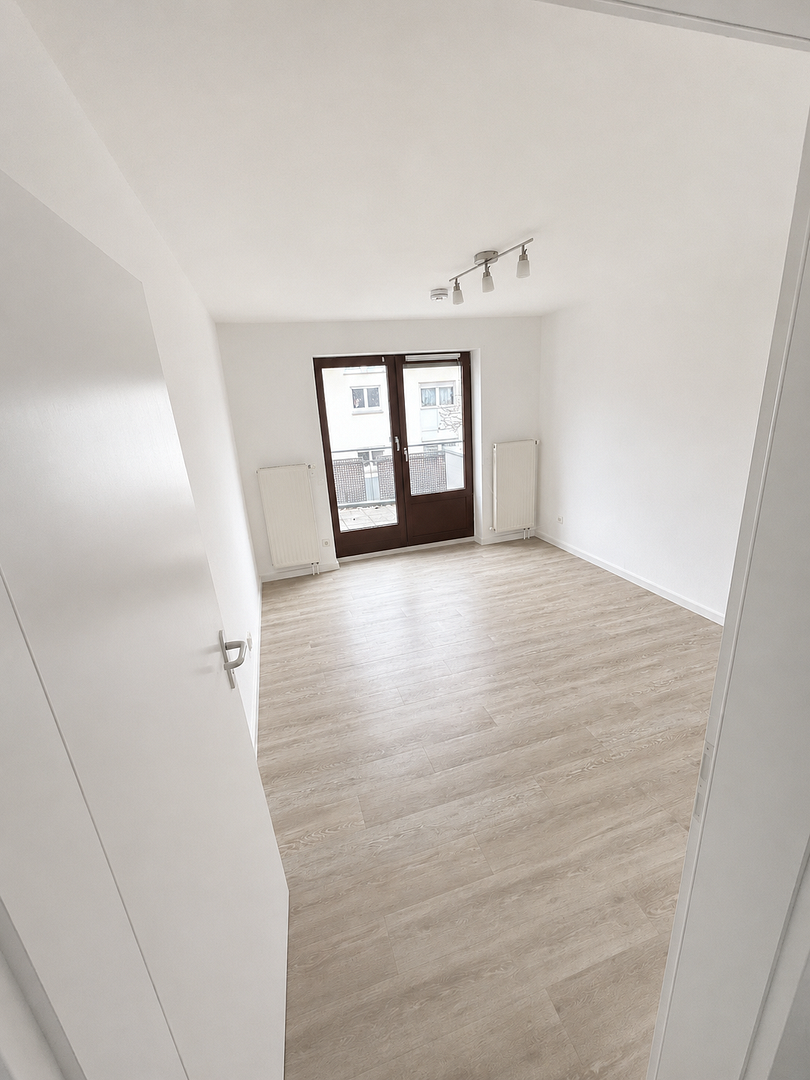 Stadtnah und ruhig: Gut geschnittene 2-Zi.-Wohnung mit Balkon & Tiefgarage – fußläufig zum Bahnhof – Alzentalstraße 2, 71083 Herrenberg – Vorschaubild 4