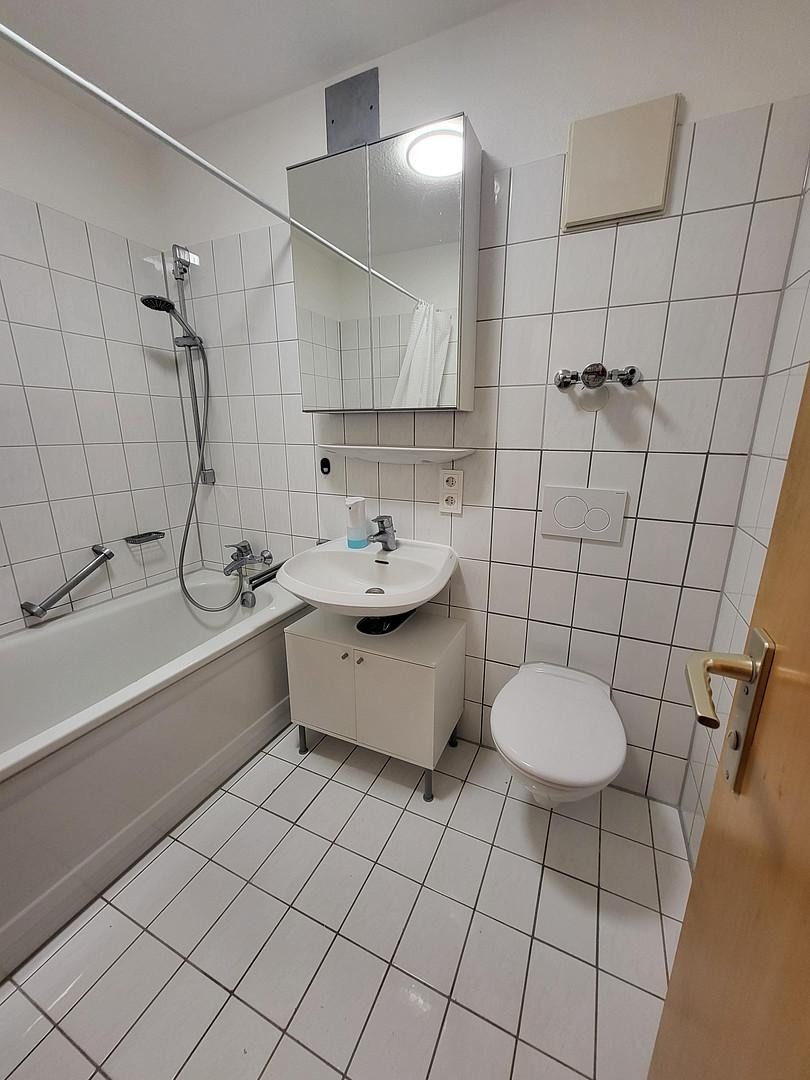 Möblierte 2 Zimmerwohnung nähe Hochschule und Bosch mit Garten – Elsa-Brändström-Straße 40, 72762 Reutlingen – Vorschaubild 6