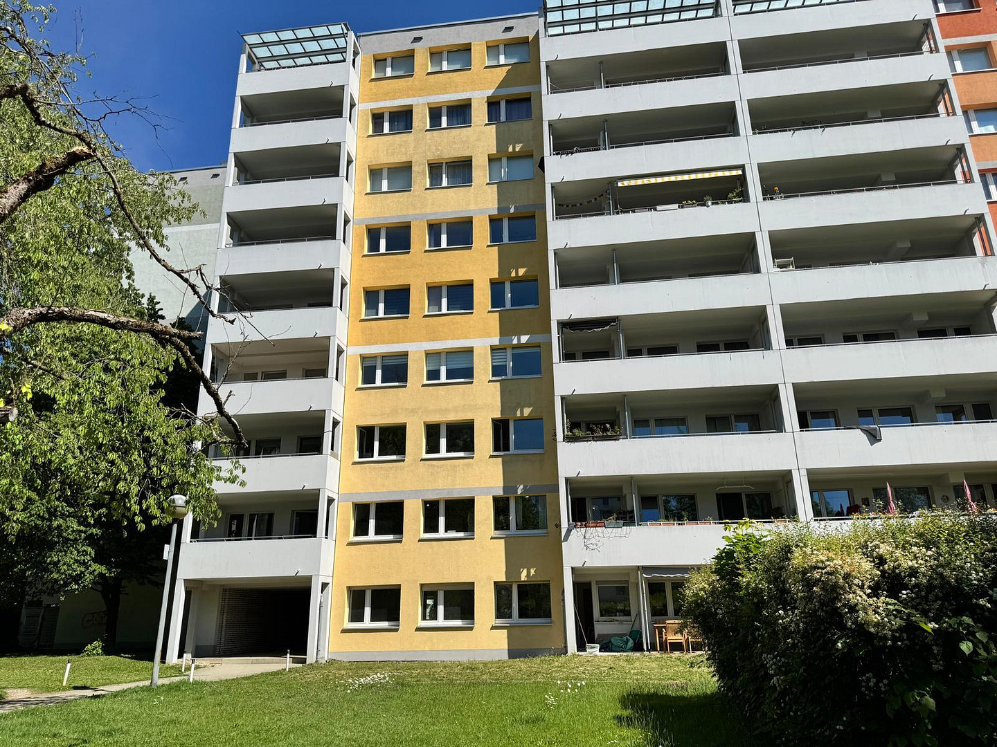 Kernsanierte 3 Zimmer EG Wohnung mit Terrasse in München Perlach – Strehleranger 11, 81735 München(Ramersdorf) – Vorschaubild 5