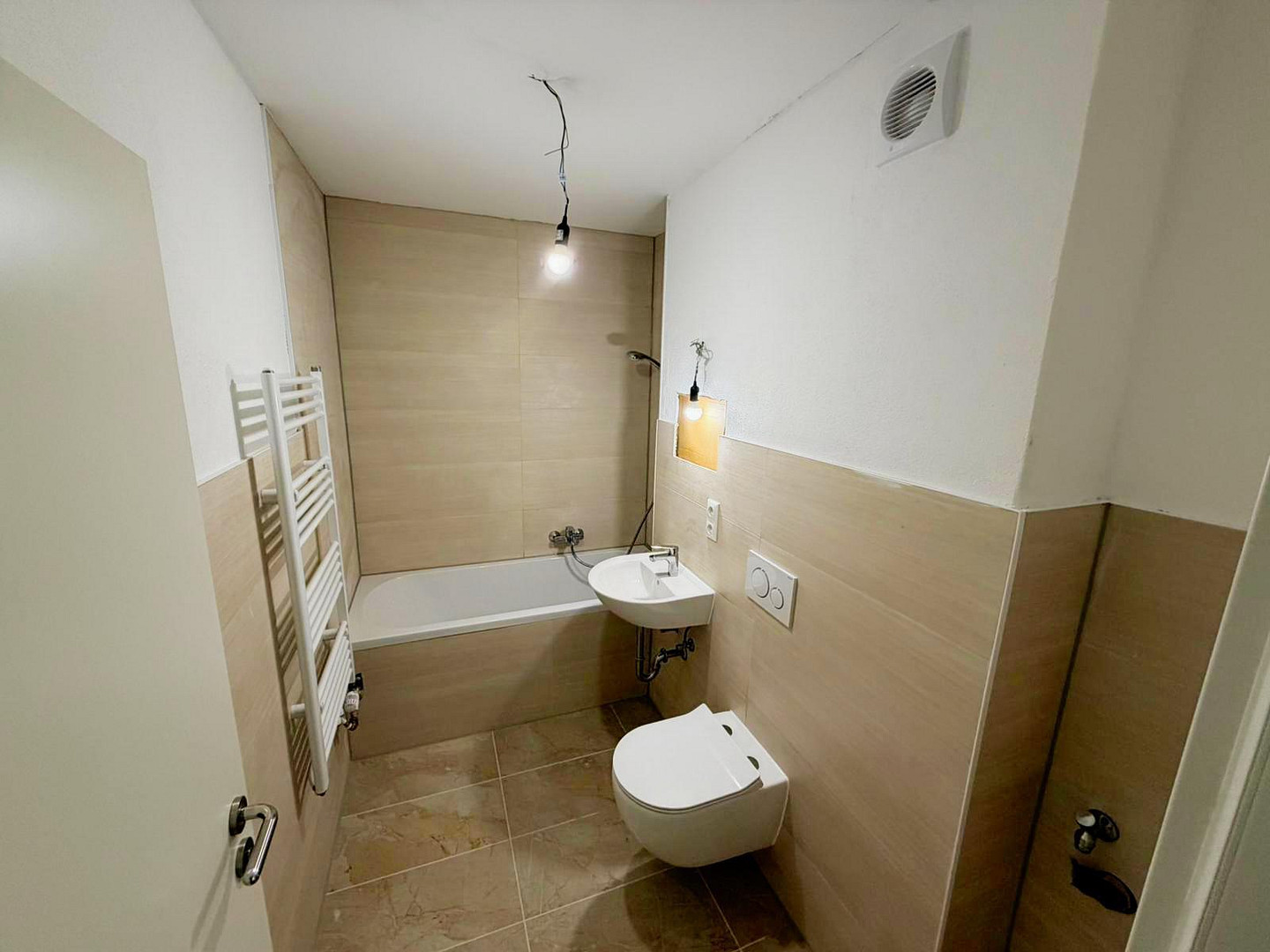 Kernsanierte 3 Zimmer EG Wohnung mit Terrasse in München Perlach – Strehleranger 11, 81735 München(Ramersdorf) – Vorschaubild 8