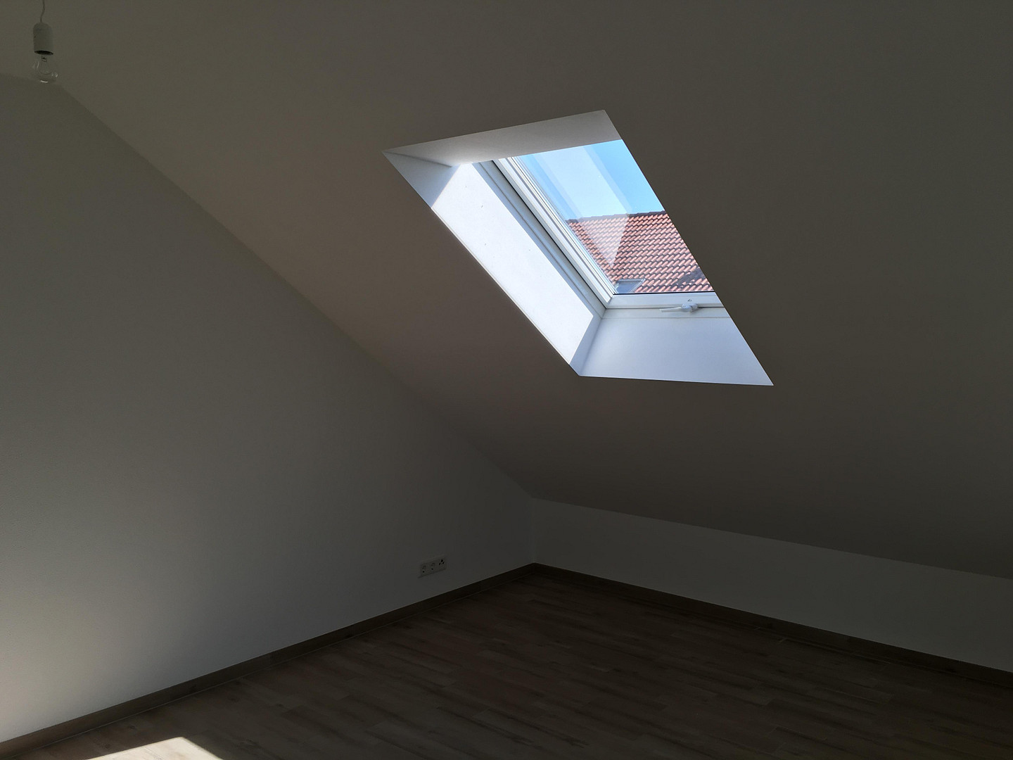 Hochwertige Dachgeschosswohnung in zentraler Lage in Gaimersheim – Gaimersheim – Vorschaubild 9