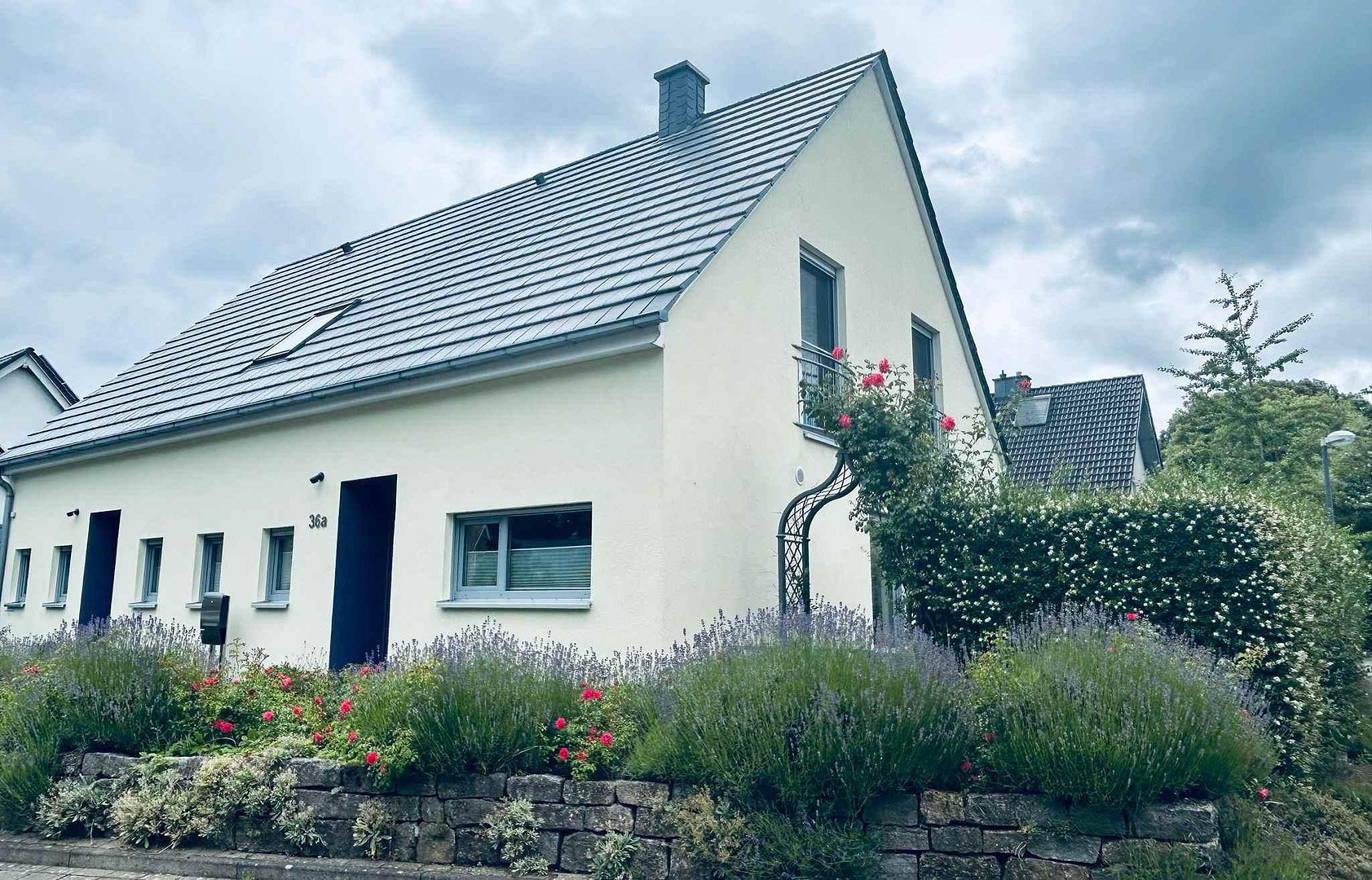 Nachhaltiges+modernes Wohnen, EFH incl. Einl.Whg, KFW55, top Lage, Energieeffizienz A+, WP mit TB – Gütersloh – Vorschaubild 2