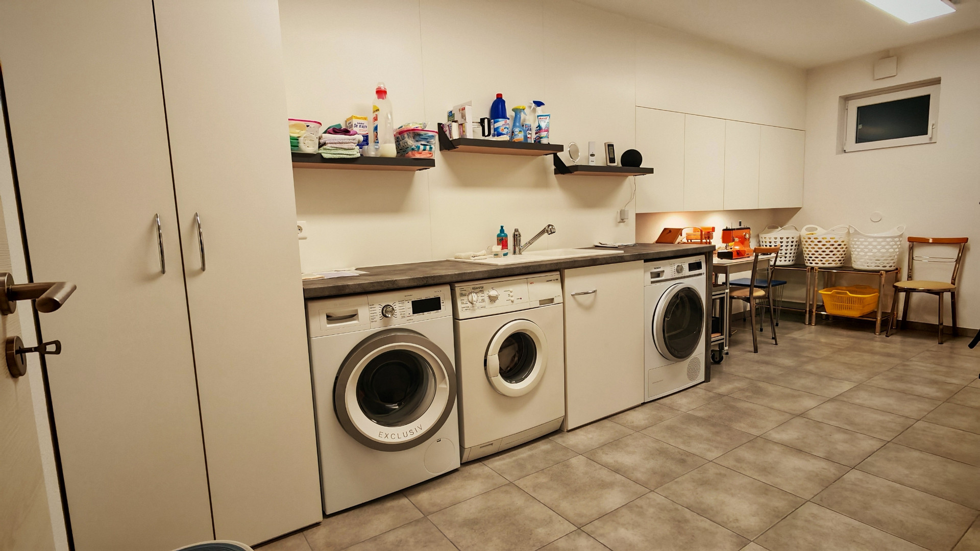 Zeitlose Eleganz trifft modernen Wohnkomfort – hochwertiges Reihenhaus mit exklusivem Interior – ALTDORF B. NUERNBERG(Altdorf bei Nürnberg) – Vorschaubild 28