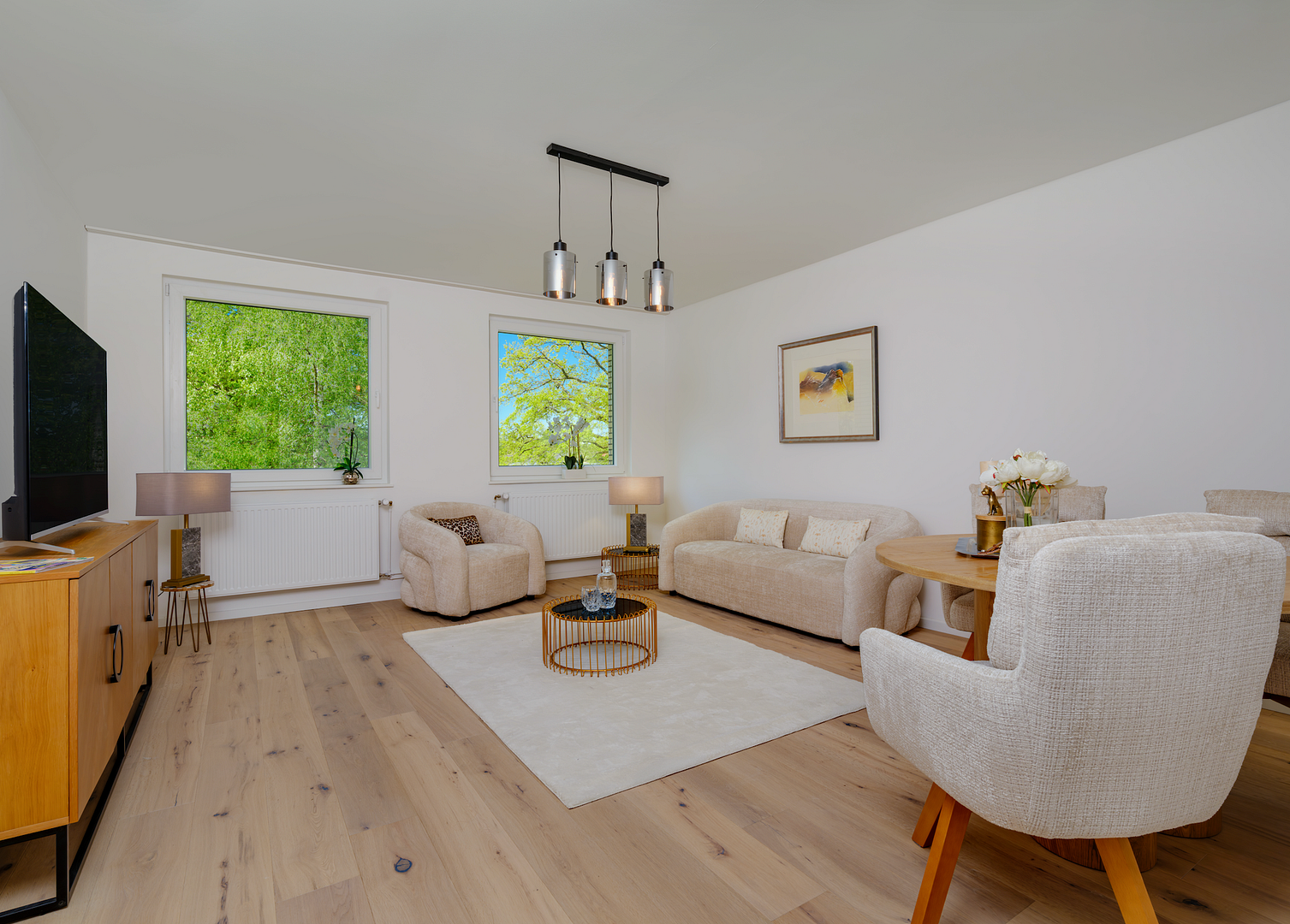 Erstbezug nach Sanierung | Stilvolle 3-Zimmer-Endetagenwohnung mit Loggia in Hamburg-Sasel – Schönsberg 37, 22395 Hamburg(Sasel) – Vorschaubild 2