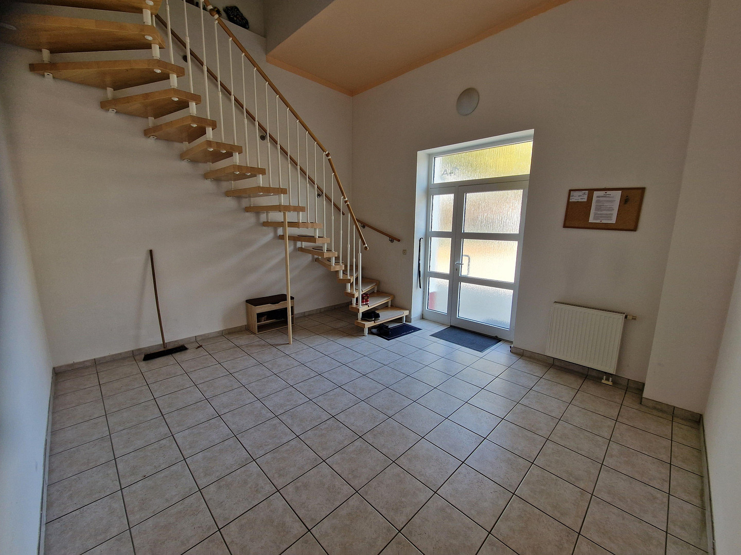Stufenlose 2-Zimmer-Erdgeschosswohnung mit Terrasse & Stellplatz im Husarenpark Torgau zu vermieten – Torgau – Vorschaubild 3