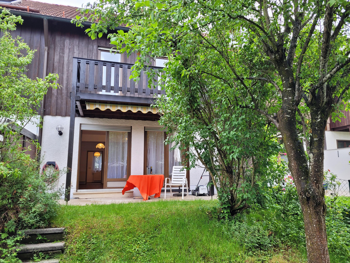Modernisiertes Reihenmittelhaus mit Garten, Balkon und Keller in München-Perlach – Wilhelm-Hoegner-Straße 42, 81377 München(Hadern) – Vorschaubild 2