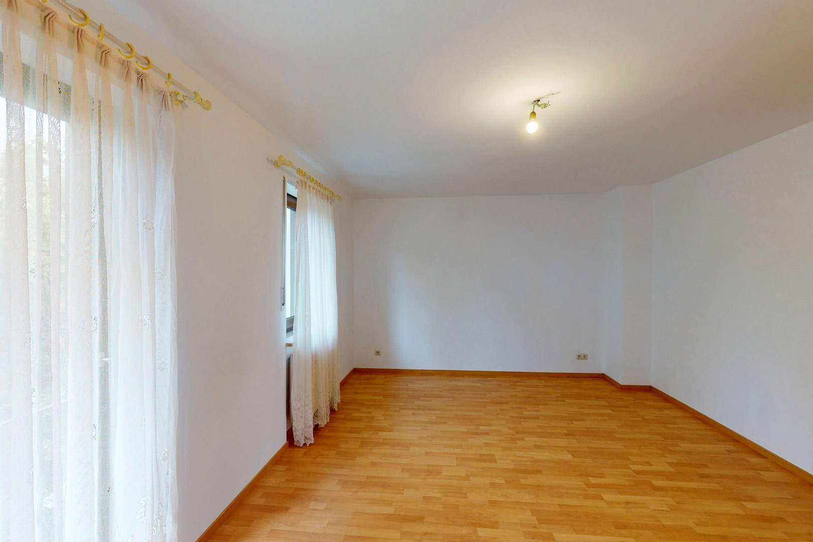 Modernisiertes Reihenmittelhaus mit Garten, Balkon und Keller in München-Perlach – Wilhelm-Hoegner-Straße 42, 81377 München(Hadern) – Vorschaubild 9