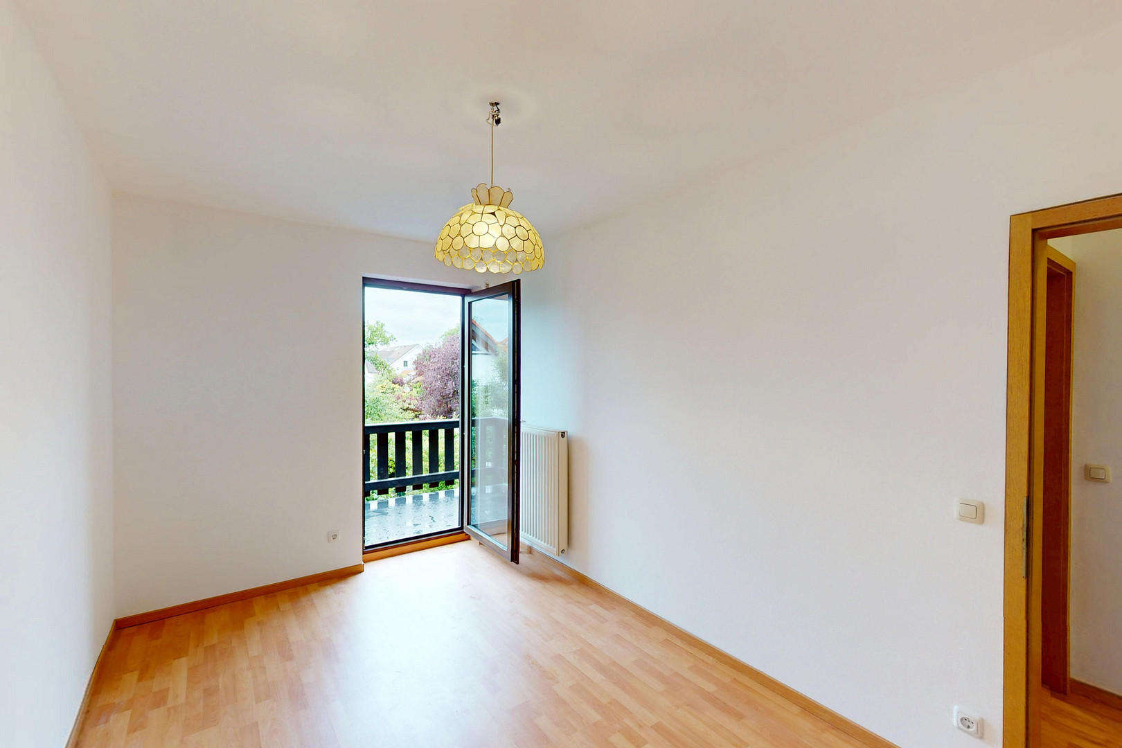 Modernisiertes Reihenmittelhaus mit Garten, Balkon und Keller in München-Perlach – Wilhelm-Hoegner-Straße 42, 81377 München(Hadern) – Vorschaubild 7