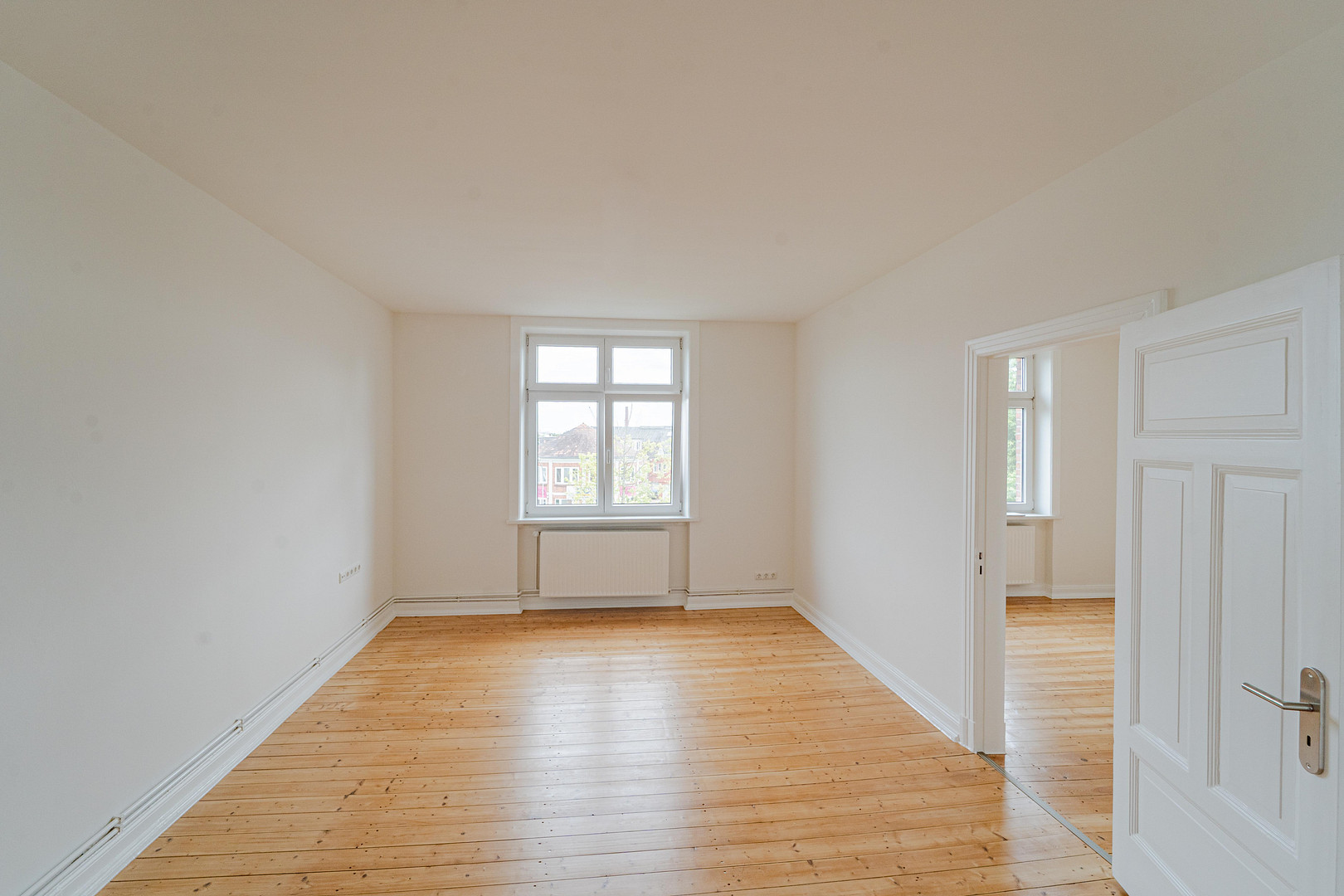 Charmante 2-Zi.-Altbauwohnung, frisch renoviert und mit Balkon – Schwartauer Allee 121a, 23554 Lübeck(Holstentor Nord) – Vorschaubild 2