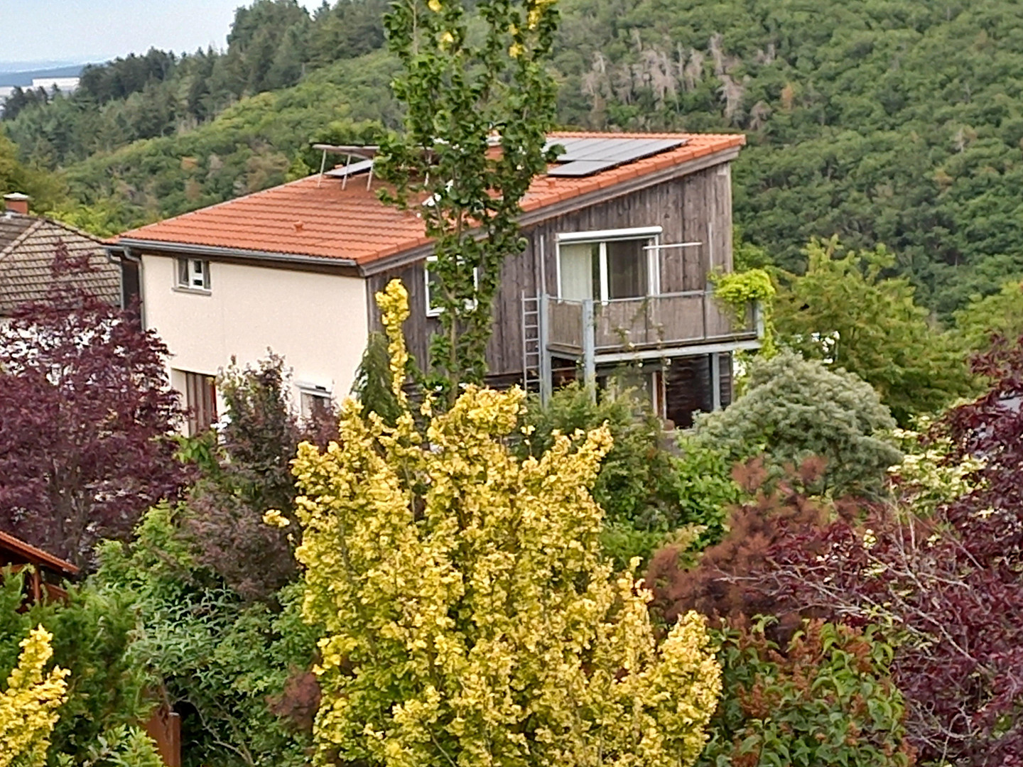 Wohnhaus mit Praxis/Büro