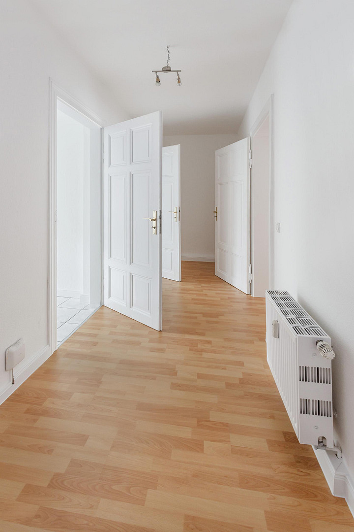 Bestandsvermietete 2-Zimmer-Altbauwohnung im denkmalgeschützten Gründerzeithaus – Jakobstraße 17, 2826 Görlitz – Vorschaubild 2