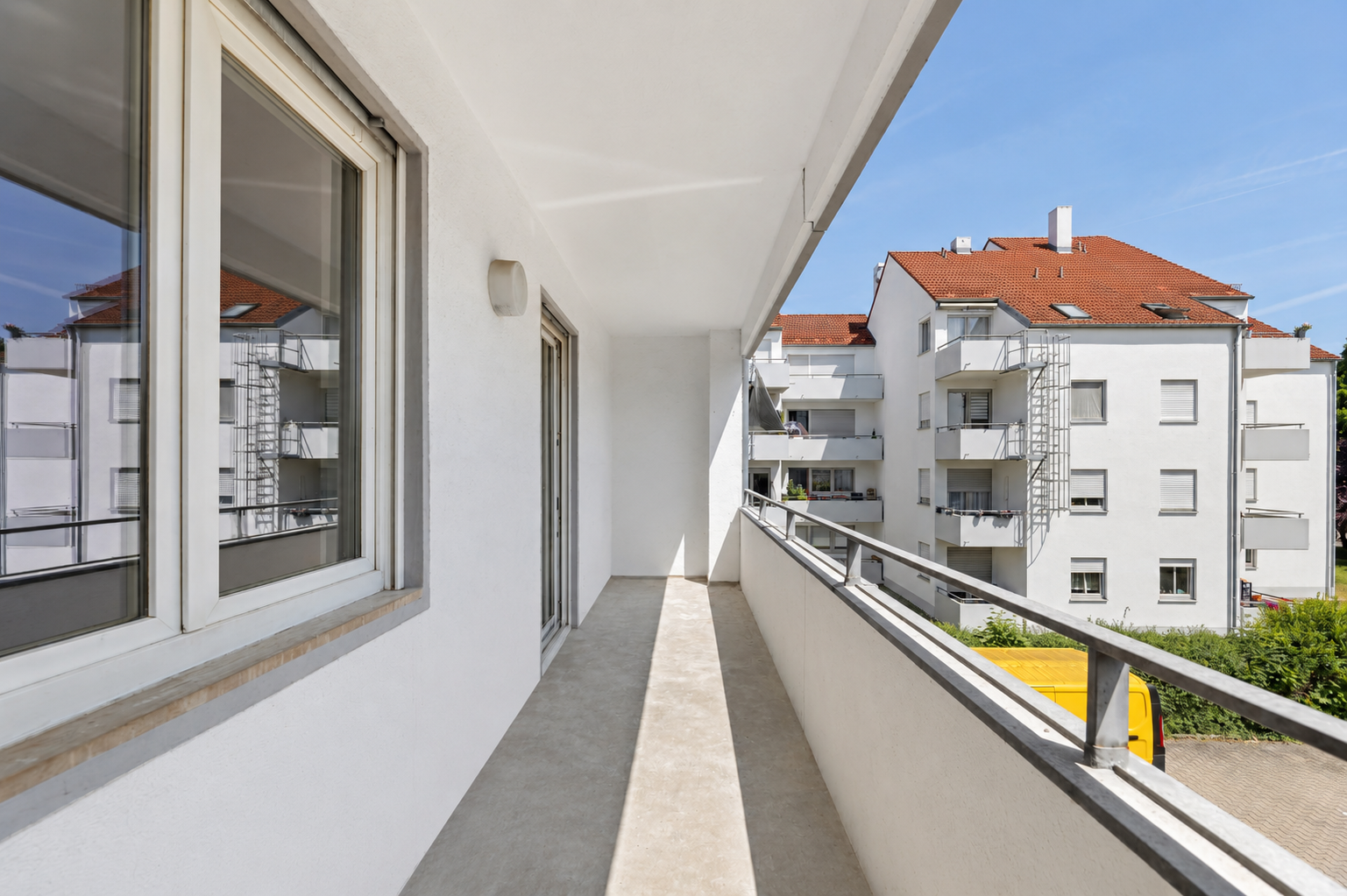 PROVISIONSFREI: komplett sanierte 3-ZKB mit Stellplatz und 2 Balkonen in Top Lage! – Bürgermeister-Bohl-Str. 24, 86157 Augsburg(Pfersee) – Vorschaubild 8