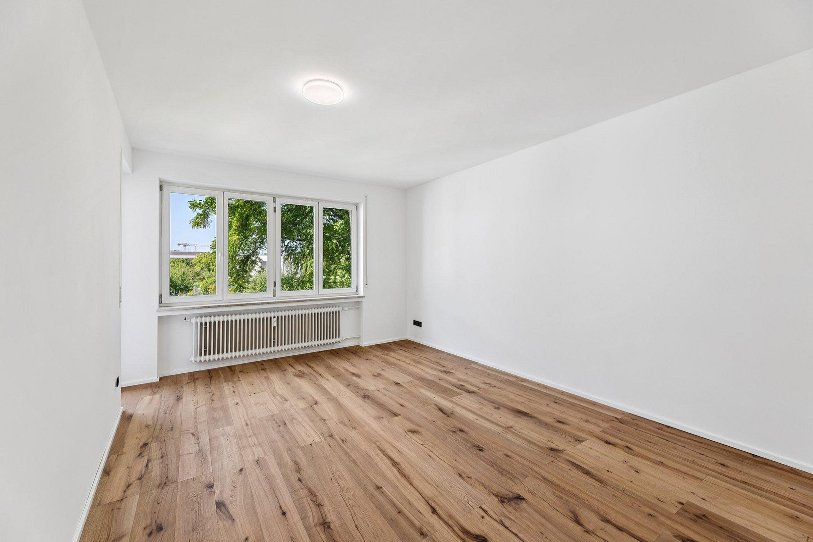 PROVISIONSFREI: komplett sanierte 3-ZKB mit Stellplatz und 2 Balkonen in Top Lage! – Bürgermeister-Bohl-Str. 24, 86157 Augsburg(Pfersee) – Vorschaubild 2