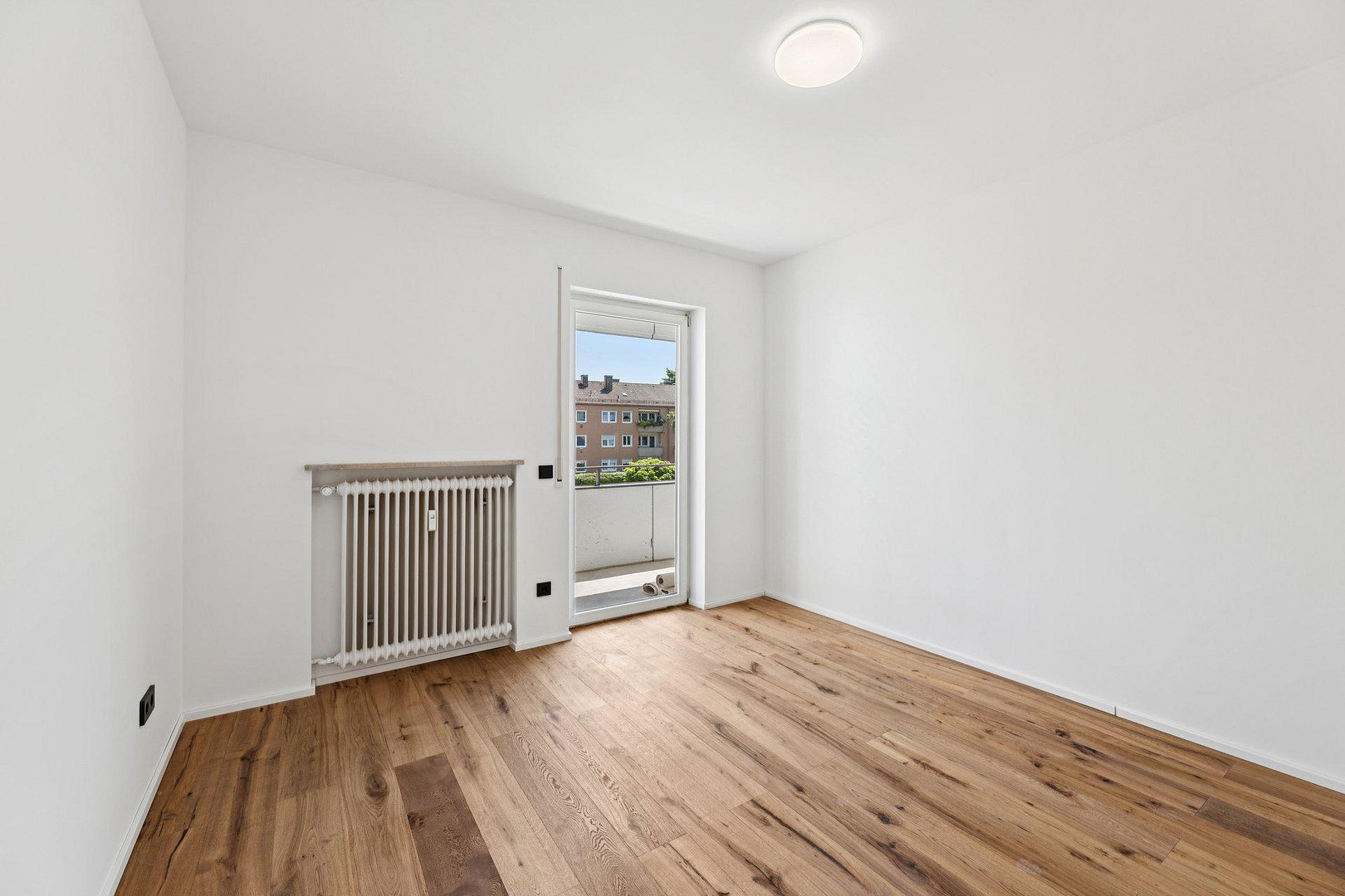 PROVISIONSFREI: komplett sanierte 3-ZKB mit Stellplatz und 2 Balkonen in Top Lage! – Bürgermeister-Bohl-Str. 24, 86157 Augsburg(Pfersee) – Vorschaubild 10