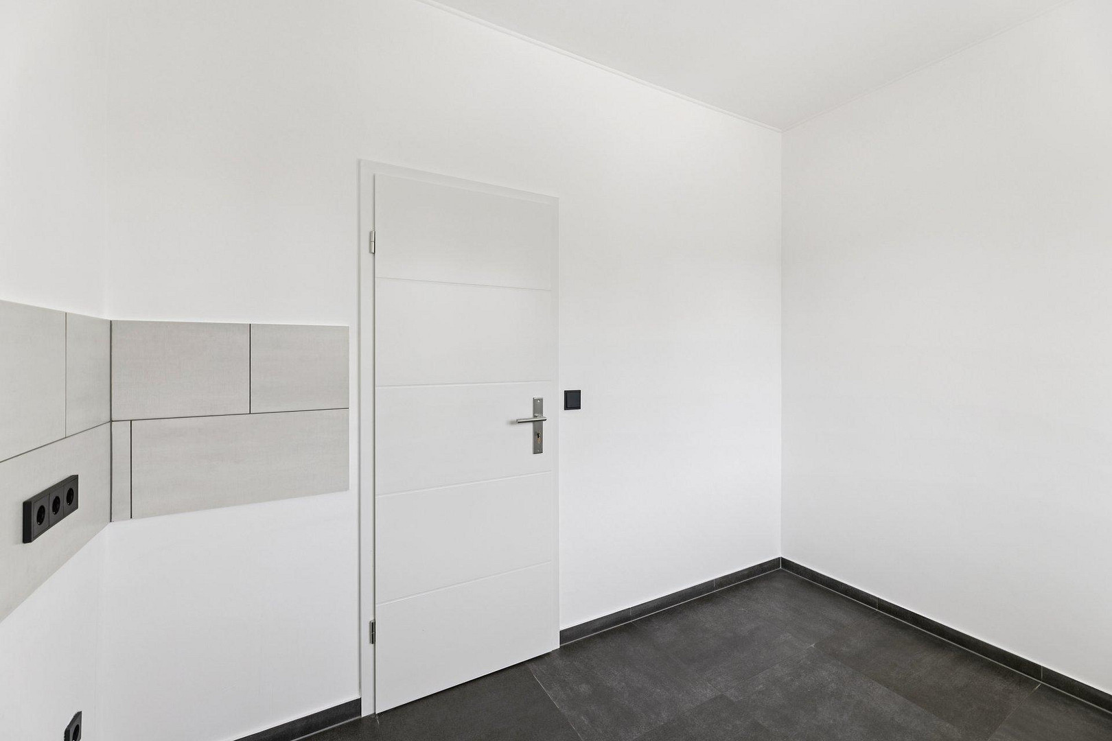 PROVISIONSFREI: komplett sanierte 3-ZKB mit Stellplatz und 2 Balkonen in Top Lage! – Bürgermeister-Bohl-Str. 24, 86157 Augsburg(Pfersee) – Vorschaubild 25