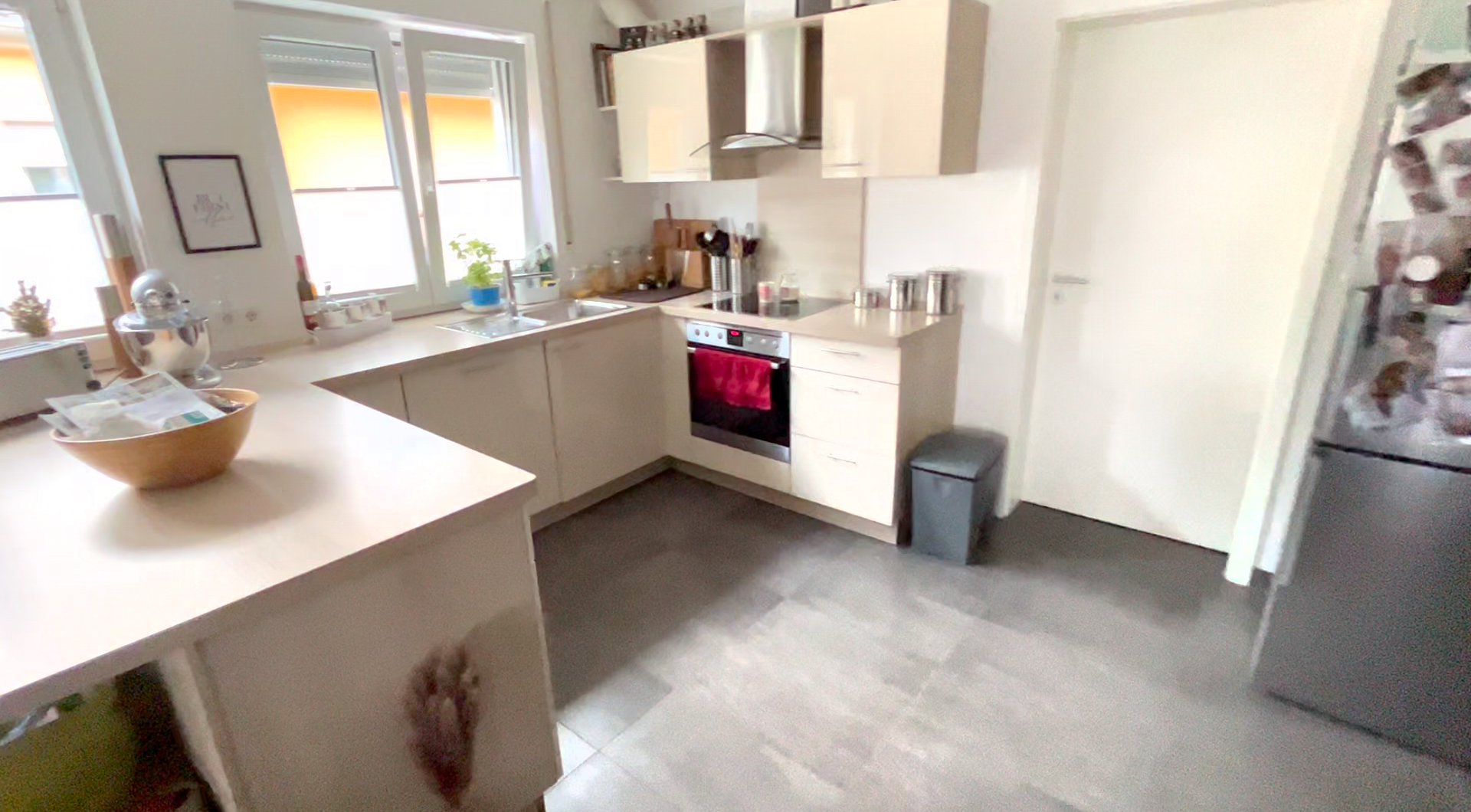 Wunderschöne und Helle Eigentumswohnung, Großer Balkon! – Senserbergstraße 1, 82256 Fürstenfeldbruck – Vorschaubild 3