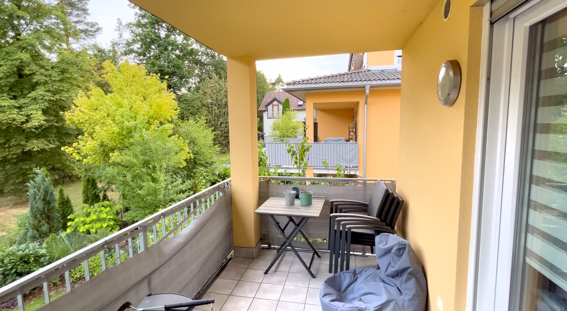 Wunderschöne und Helle Eigentumswohnung, Großer Balkon!