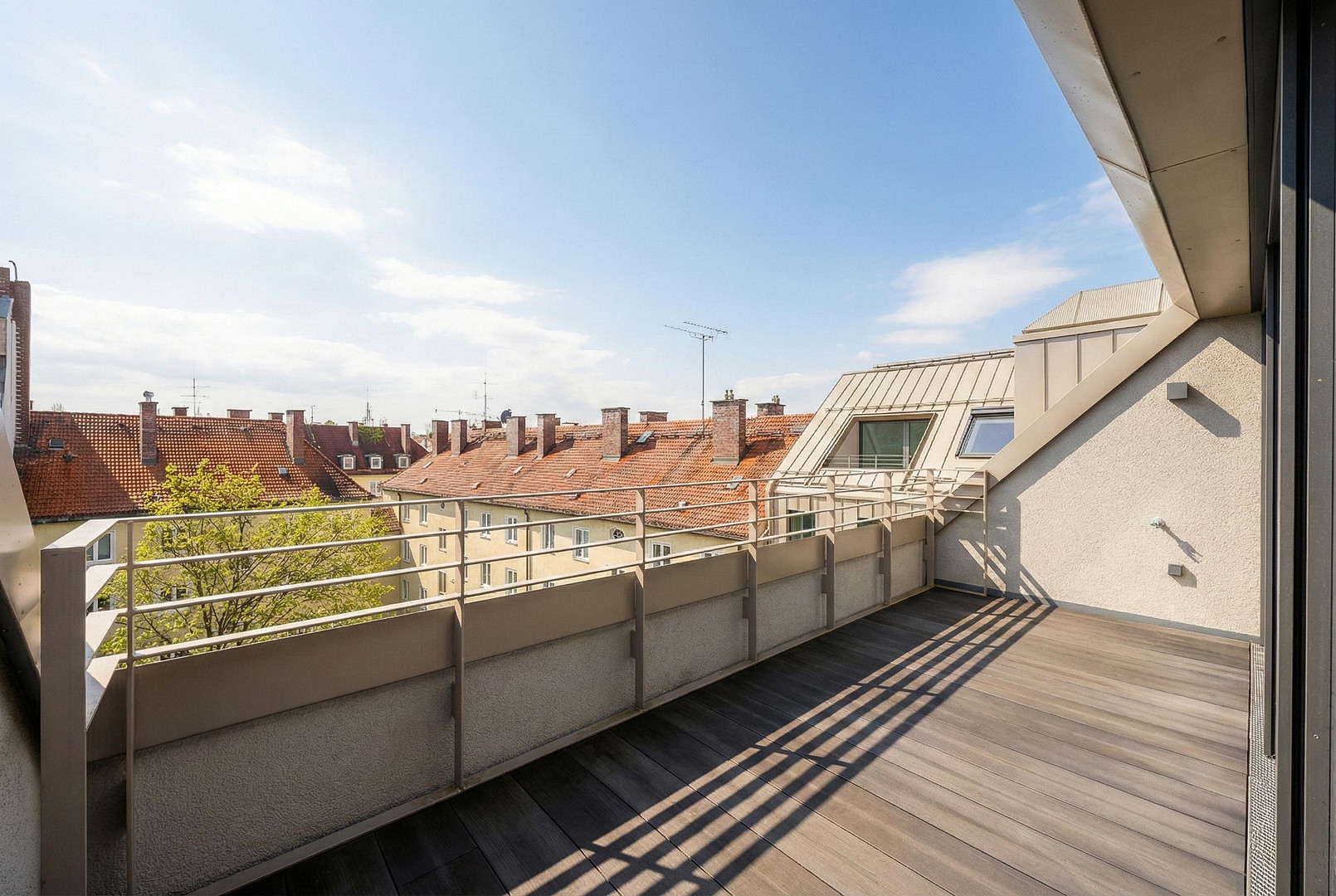 Einzigartige Dachgeschosswohnung mit herrlicher Süd-Dachterrasse zum ruhigen und grünen Innenhof – Keuslinstraße 7a, 80798 München(Schwabing) – Vorschaubild 8