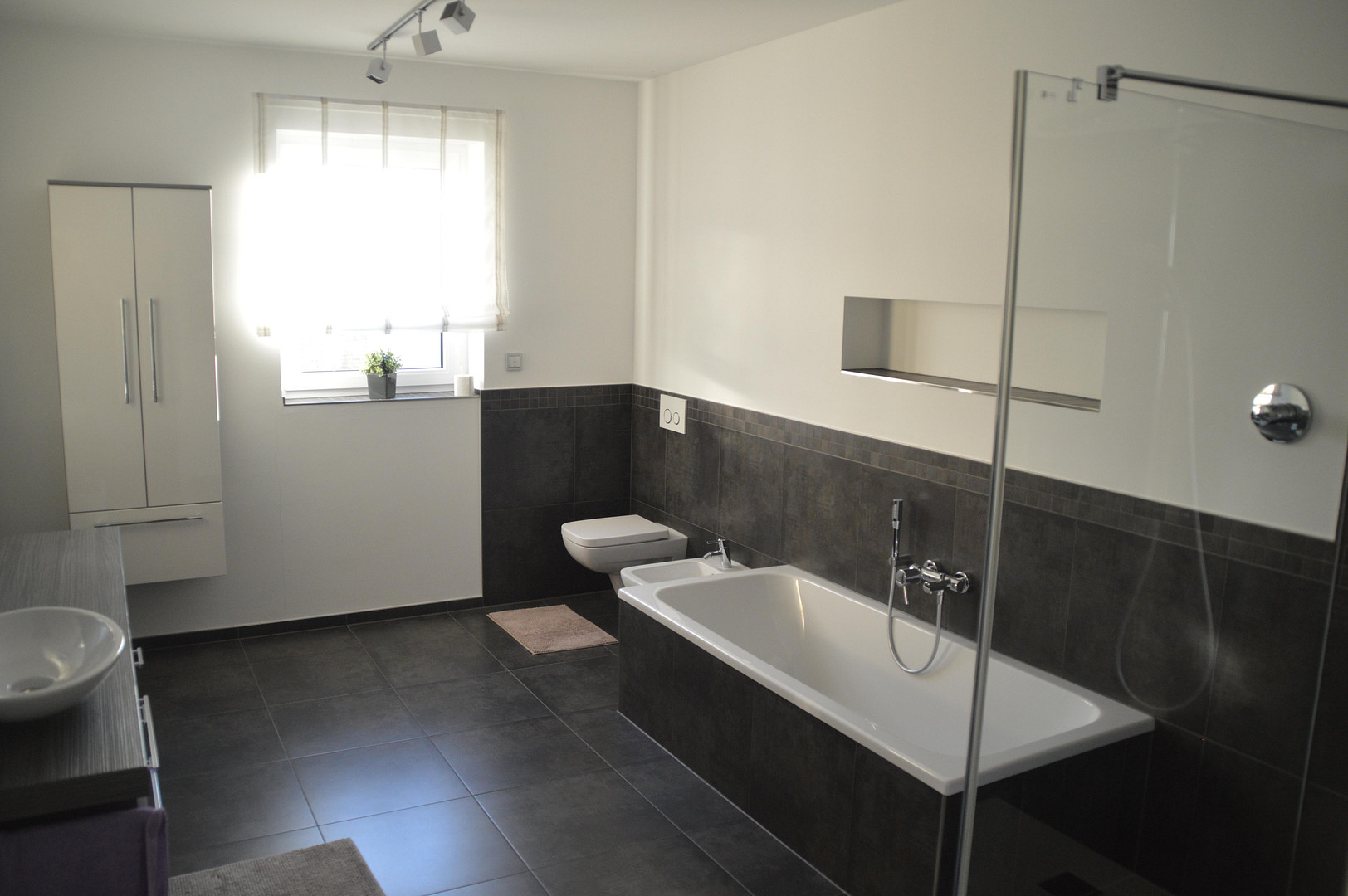 Hochwertig möblierte 2-Zimmer-Wohnung im Westend von Offenbach am Main – 63067 Offenbach am Main – Vorschaubild 6