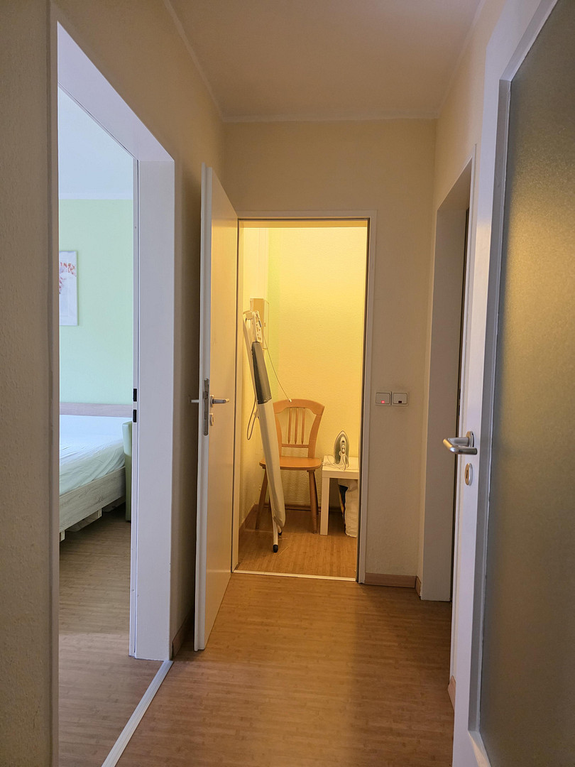 Lakeside Living at Volksgarten | 70 sqm Furnished | Quiet & Central in Düsseldorf – Düsseldorf(Wersten) – Vorschaubild 12